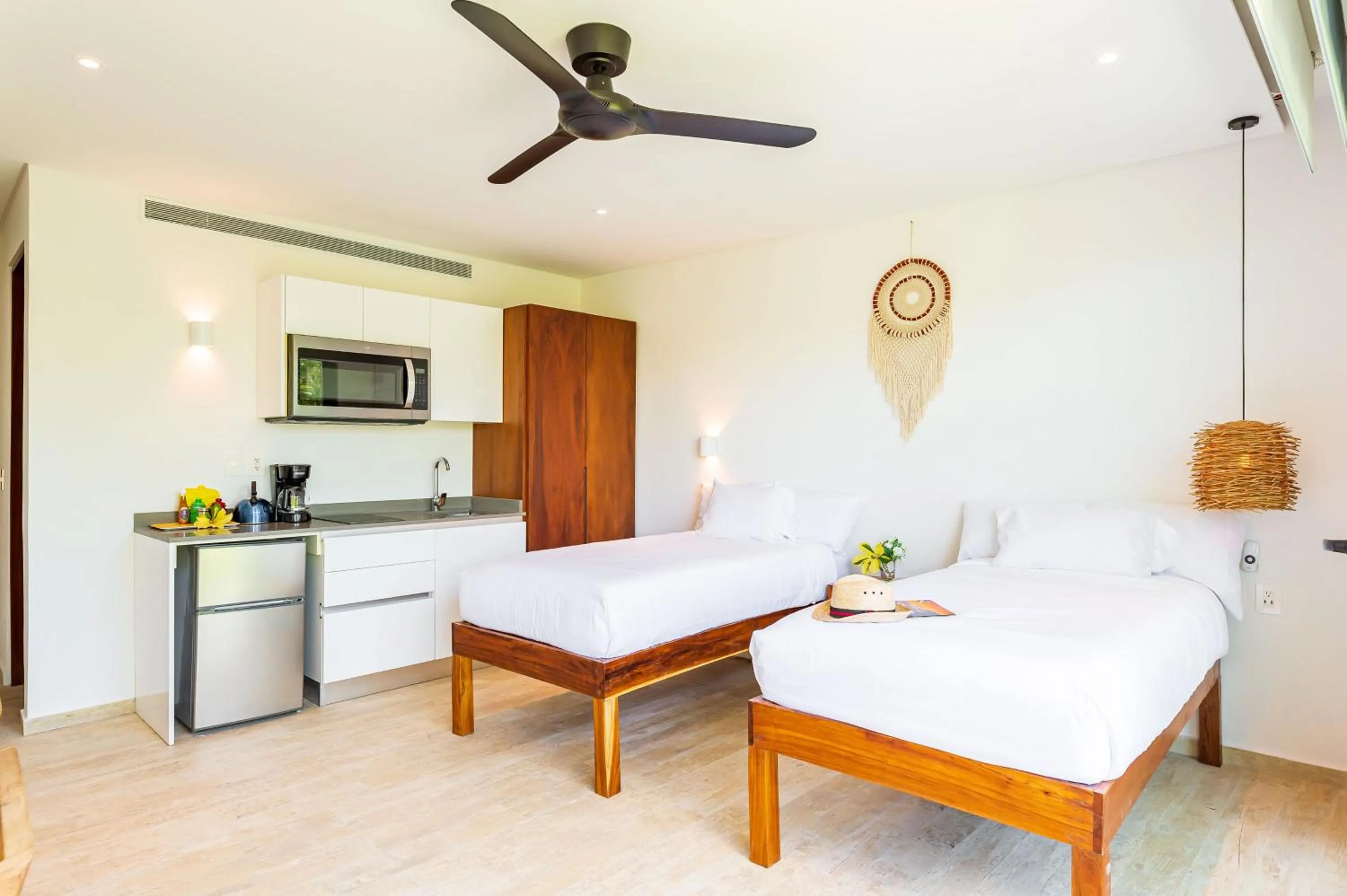 Bedroom, Bed in Central Park Lagunas by Sandy Powerful