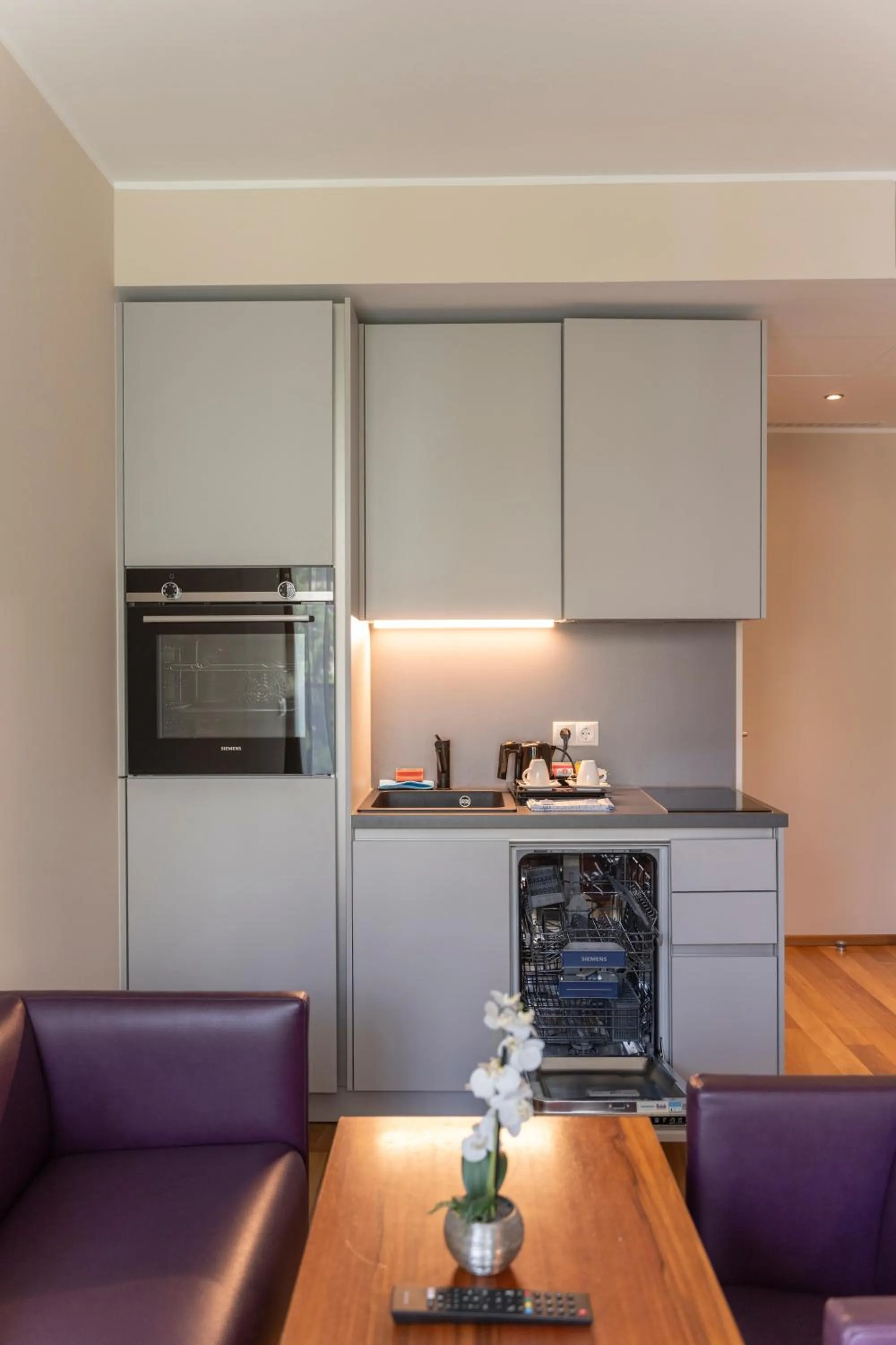 Kitchen or kitchenette in Pakat Suites