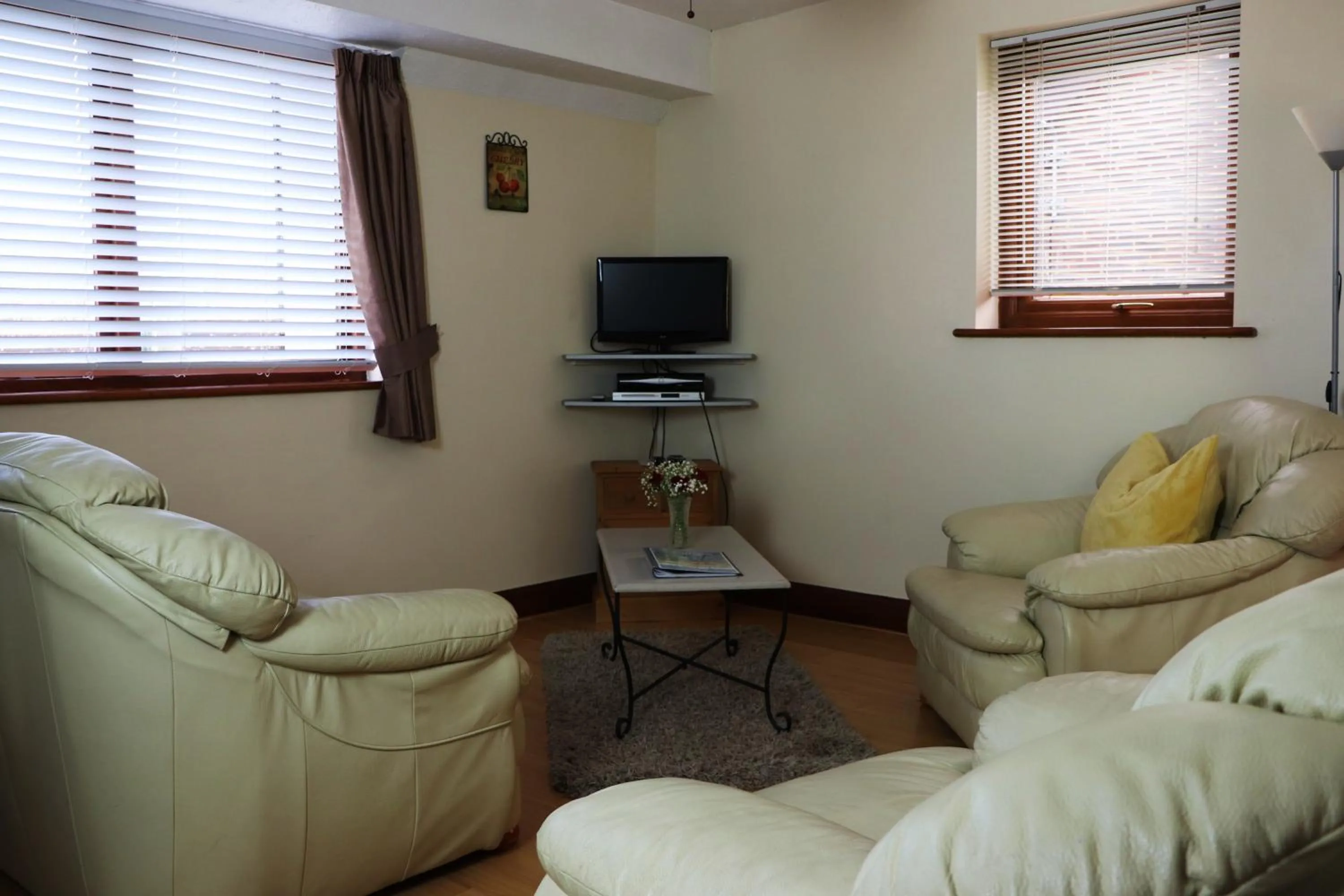Living room in Glyndley Manor Cottages