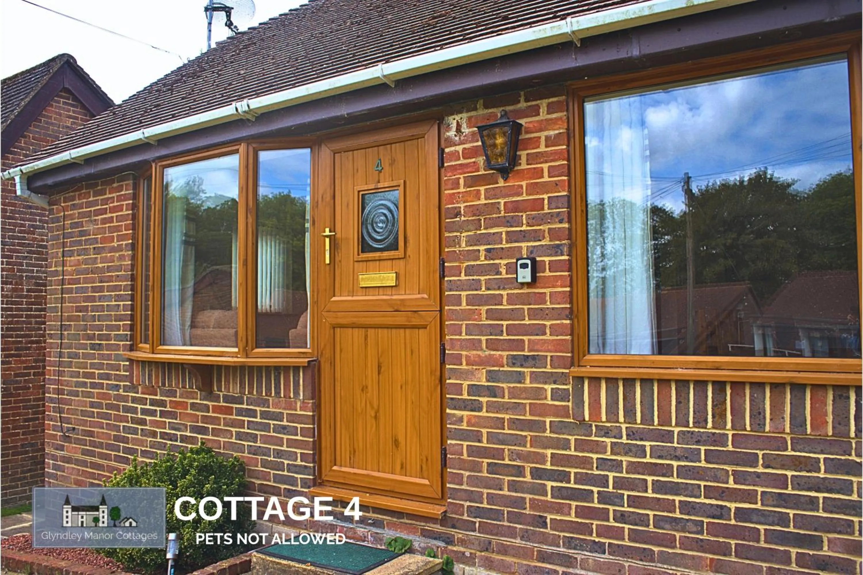 Property building in Glyndley Manor Cottages