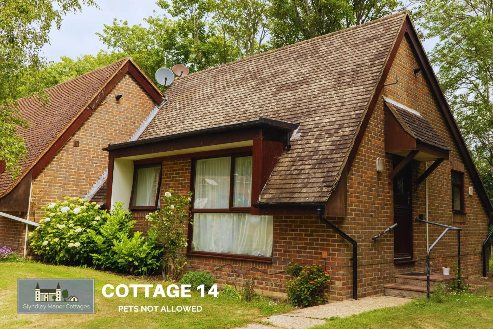 Property building in Glyndley Manor Cottages