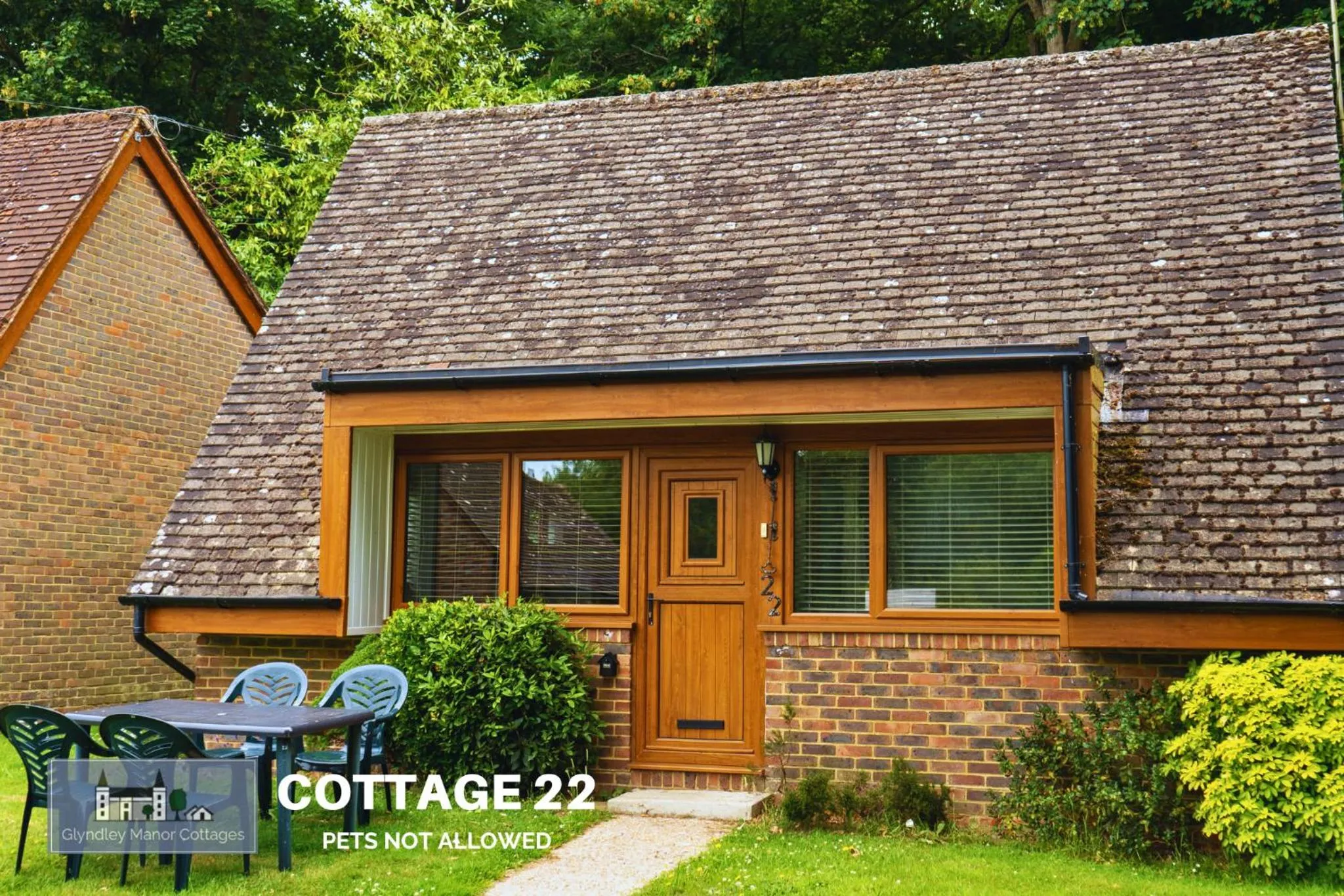 Property building in Glyndley Manor Cottages