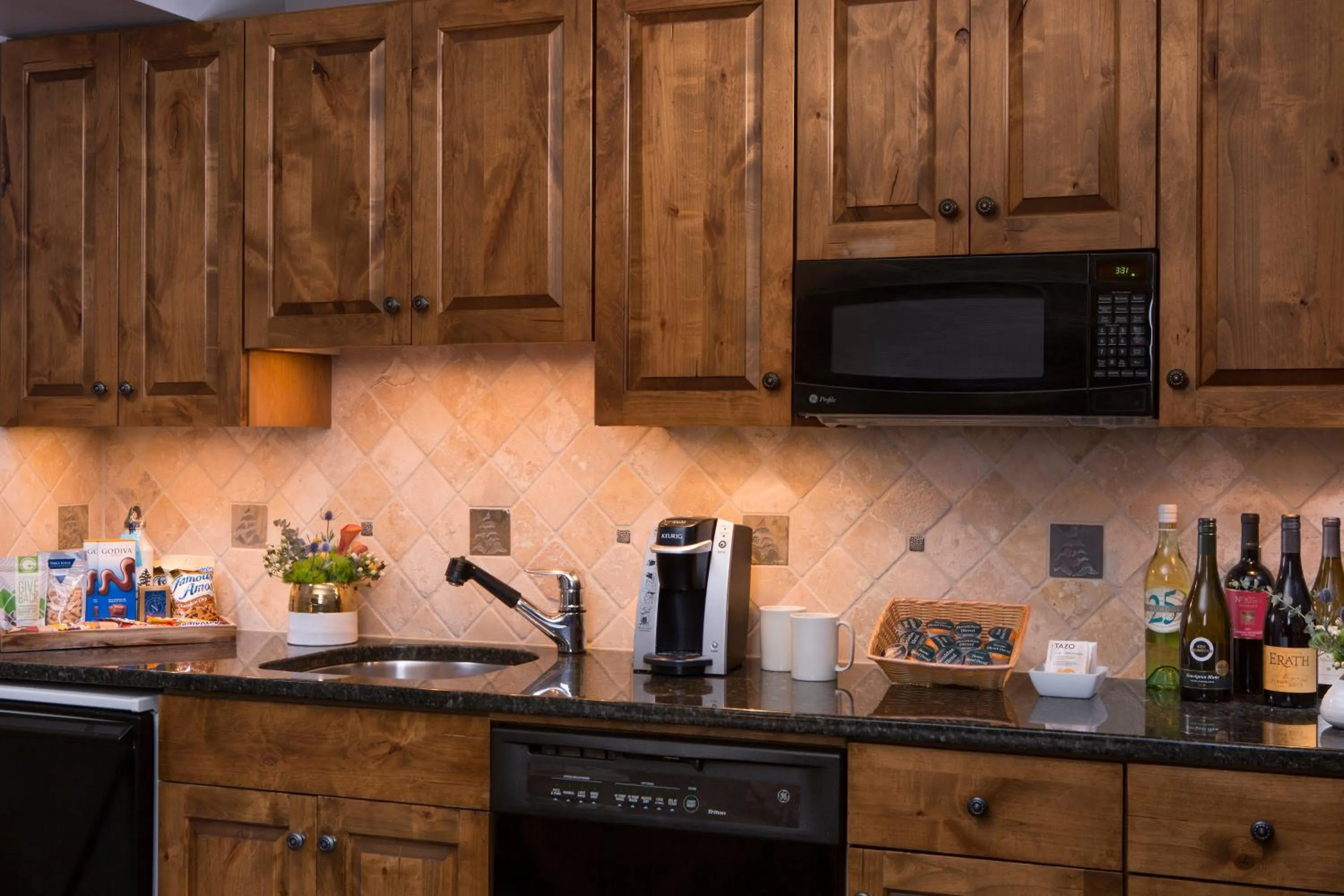 Coffee/tea facilities in Teton Mountain Lodge and Spa, a Noble House Resort