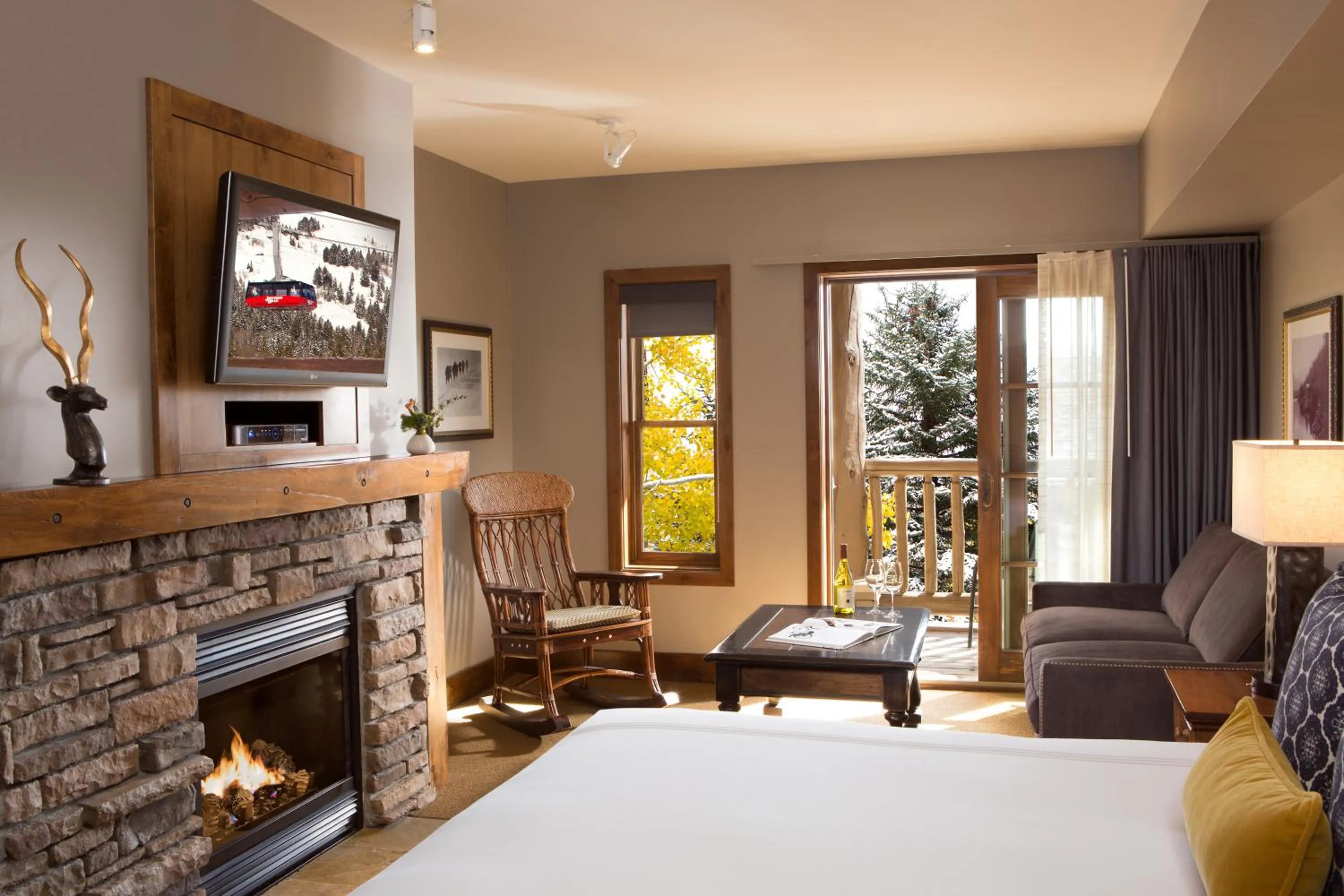 Bed in Teton Mountain Lodge and Spa, a Noble House Resort