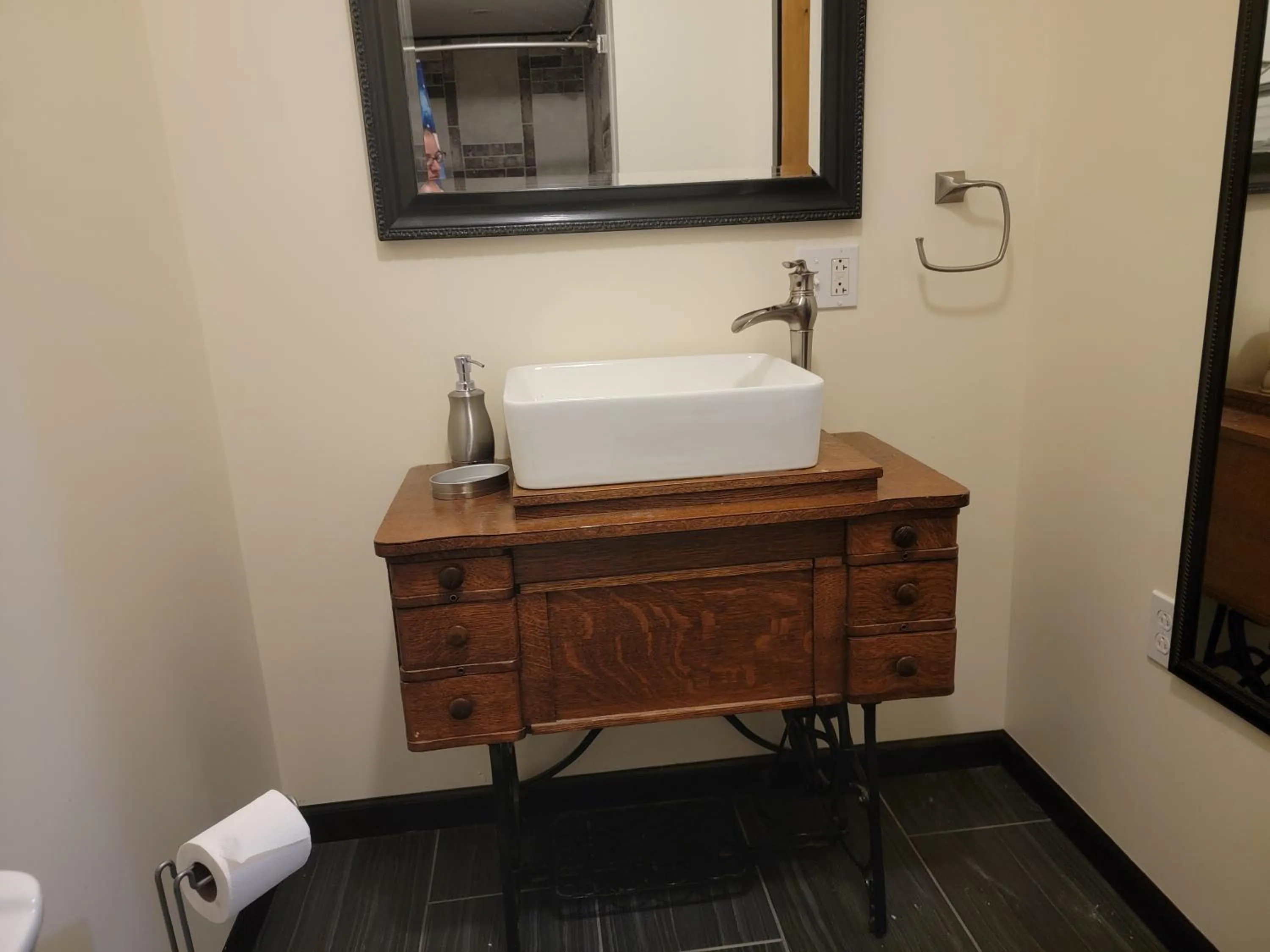 Bathroom in The Colburn Schoolhouse - Geography suite
