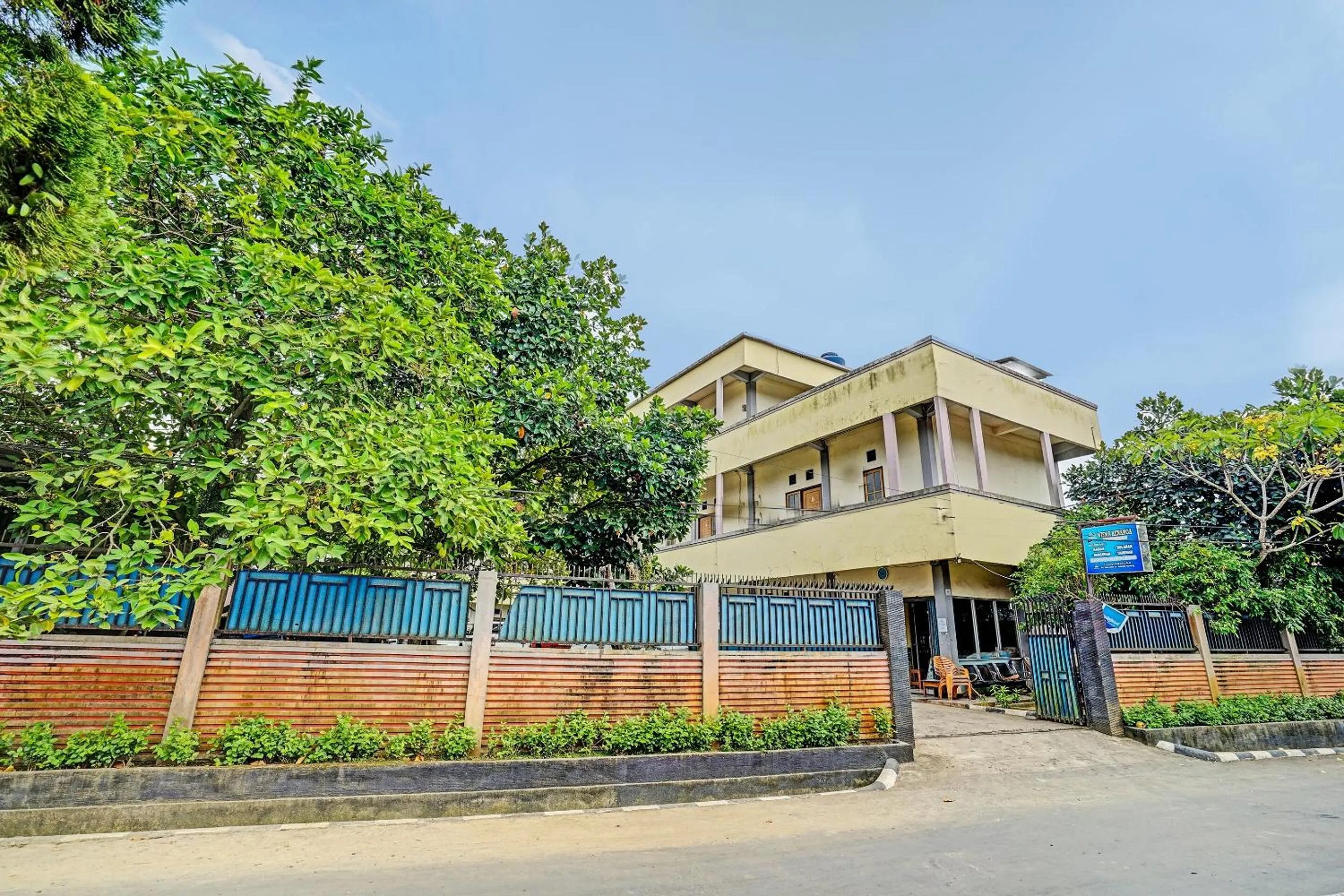 Facade/entrance in OYO 90508 Wisma Kenanga
