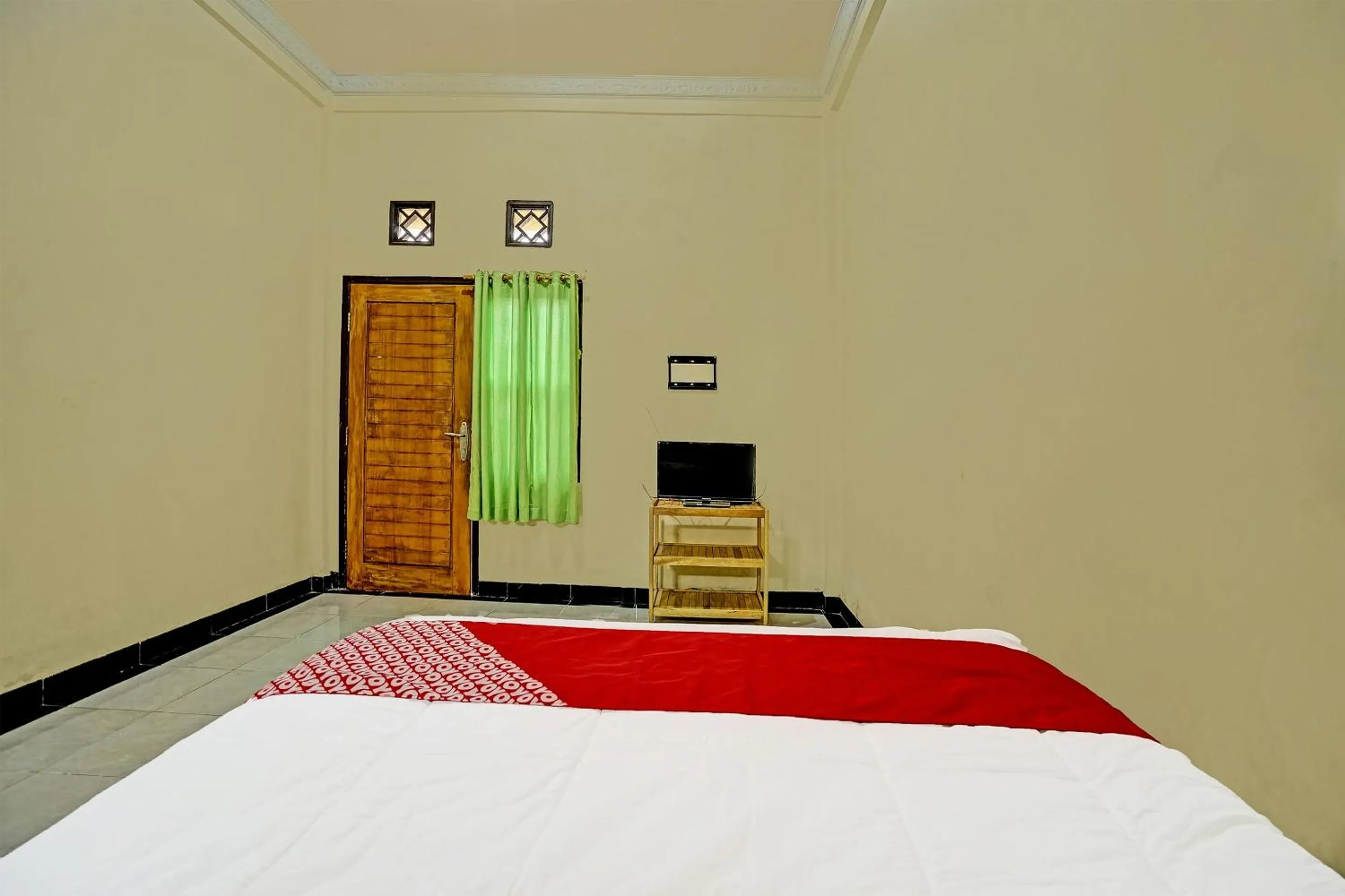 Bedroom in OYO 90508 Wisma Kenanga