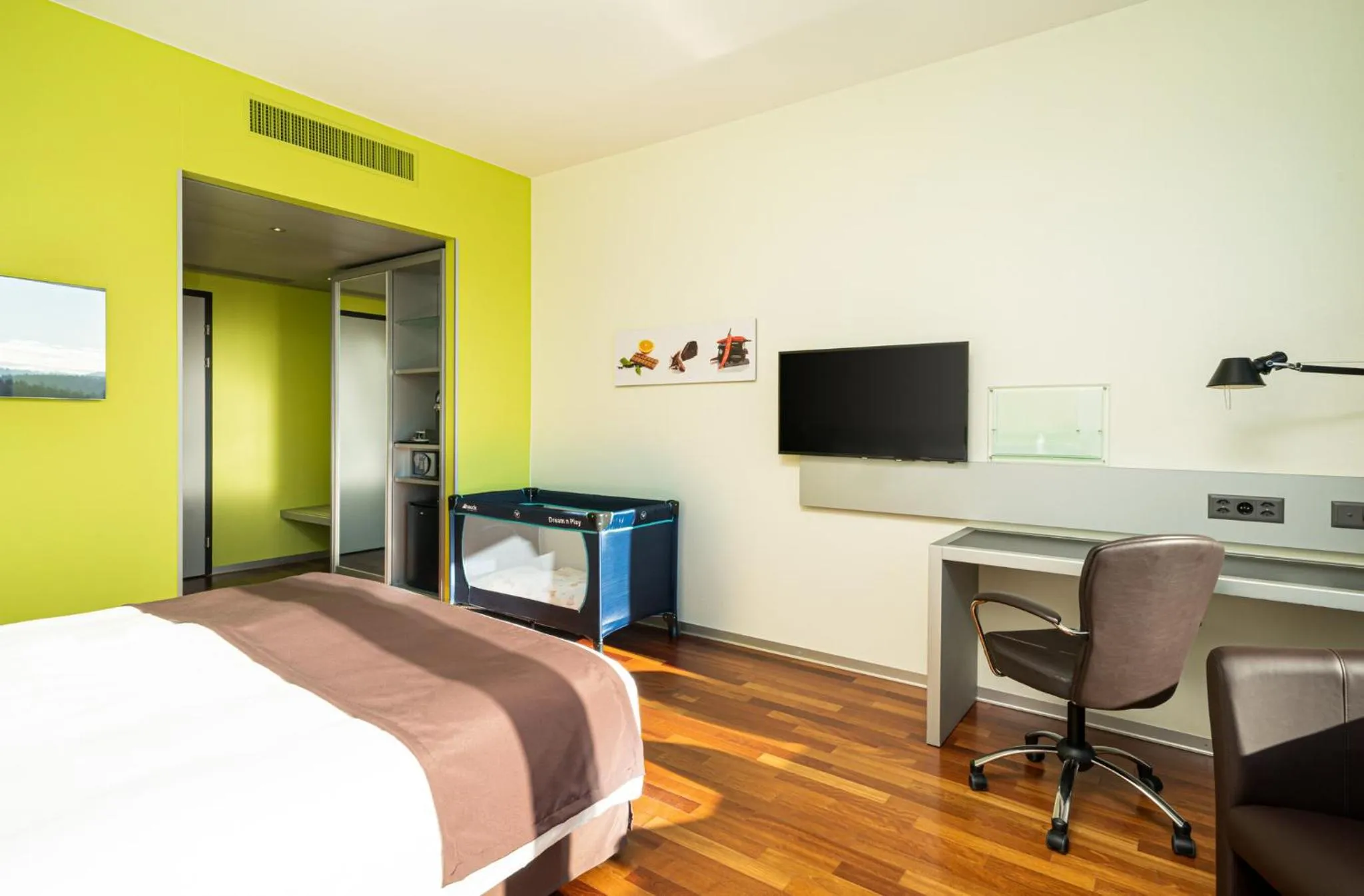 Photo of the whole room, Bed in Holiday Inn Bern Westside by IHG
