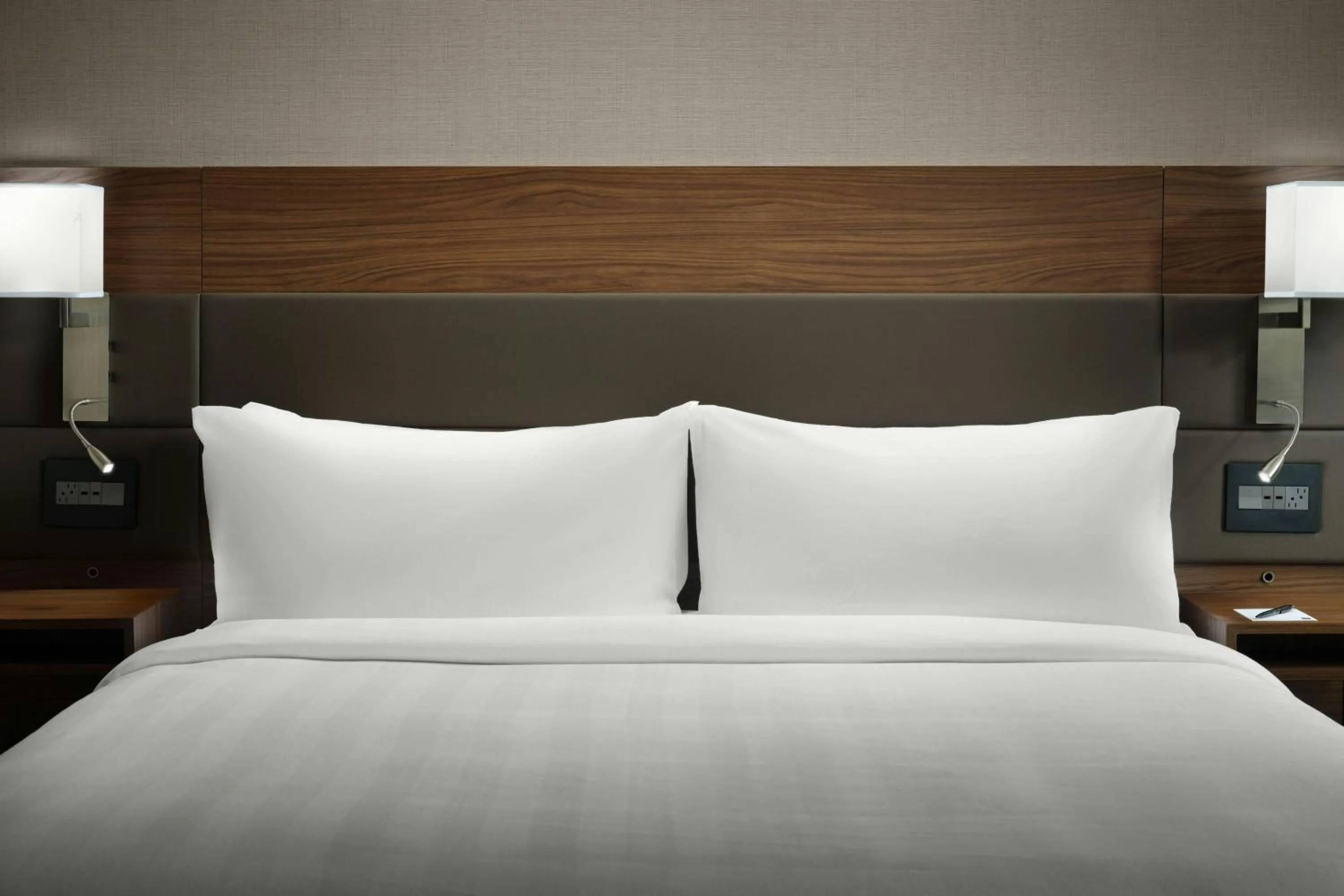 Photo of the whole room, Bed in AC Hotel by Marriott Jackson Ridgeland