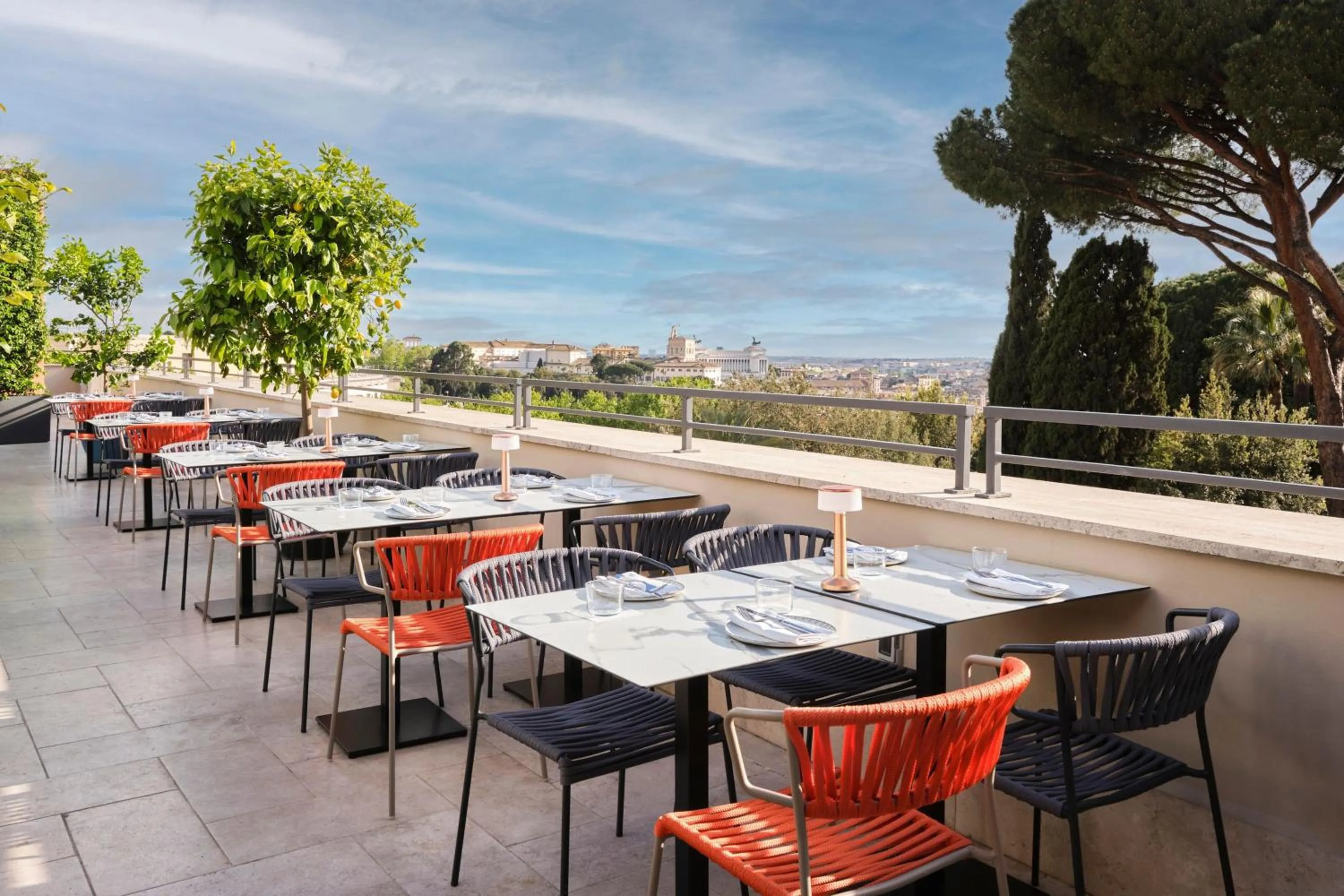 Restaurant/places to eat in W Rome