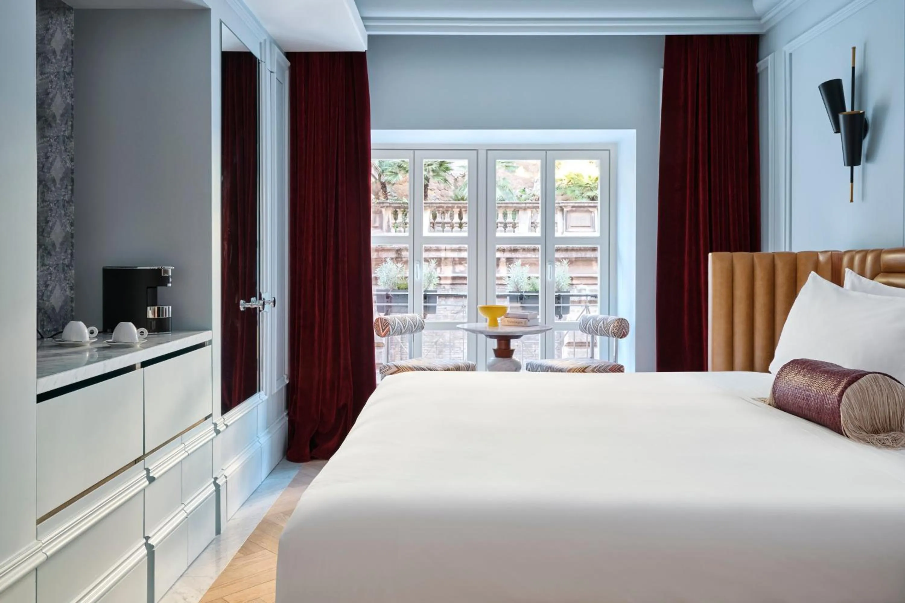 Photo of the whole room, Bed in W Rome