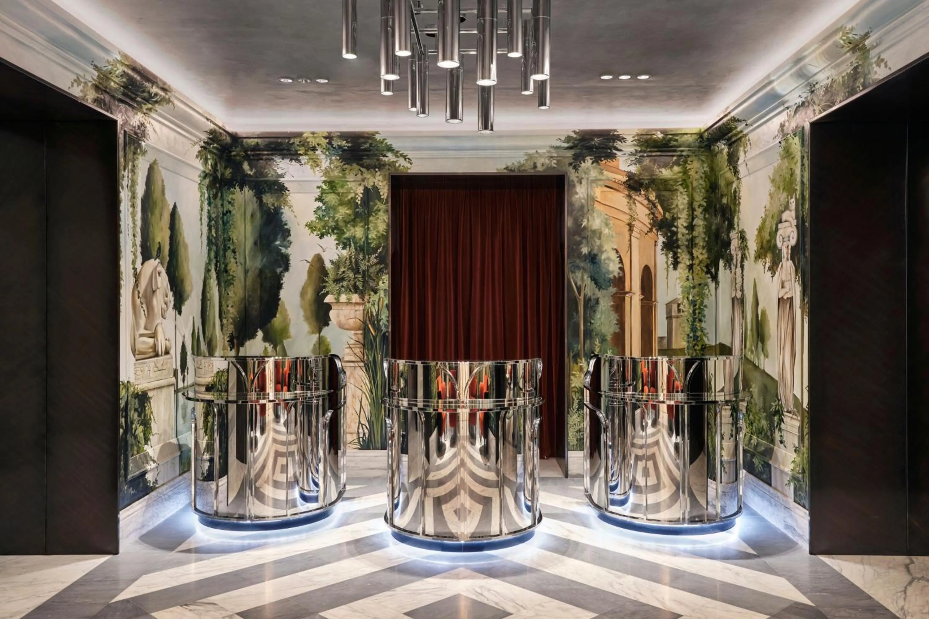 Lobby or reception in W Rome