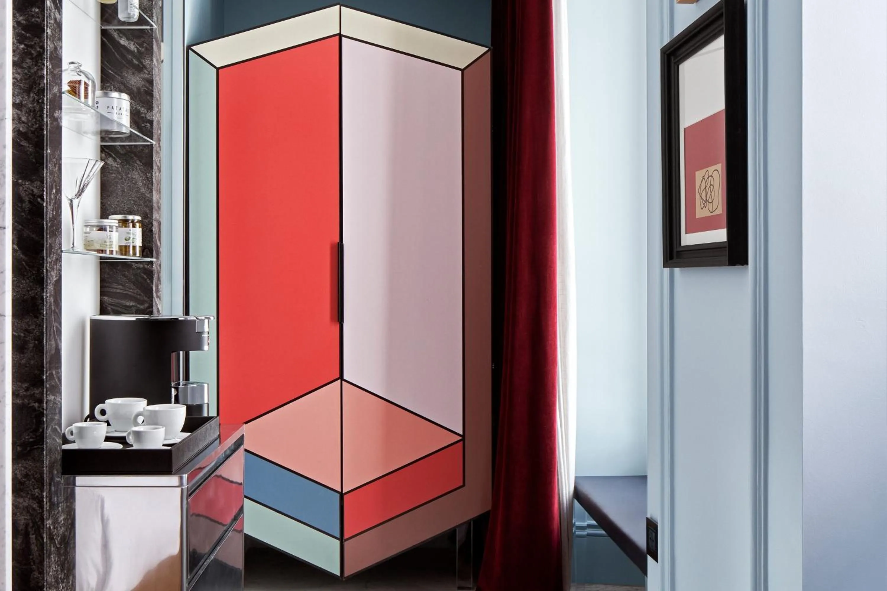 Photo of the whole room in W Rome