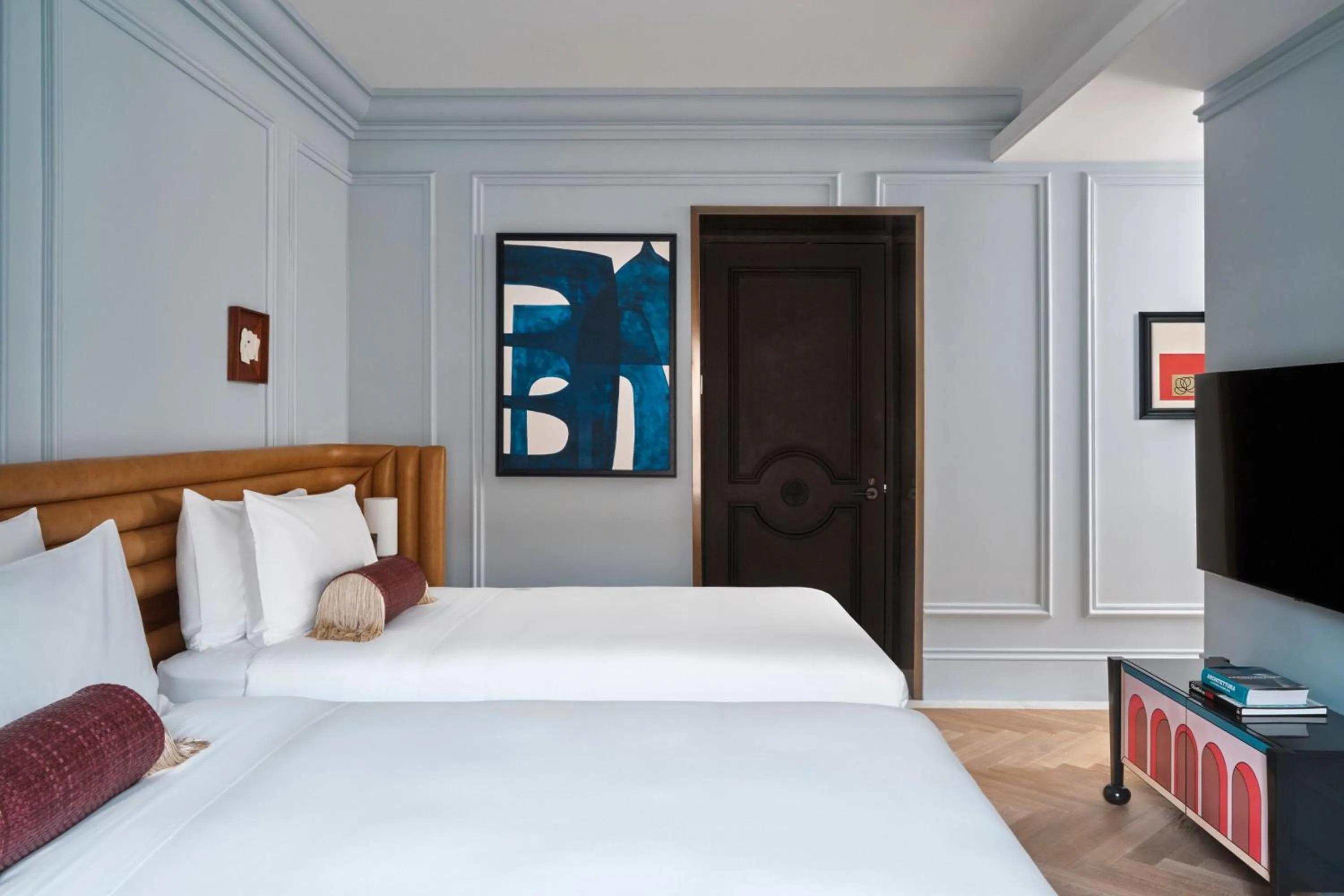 Photo of the whole room, Bed in W Rome