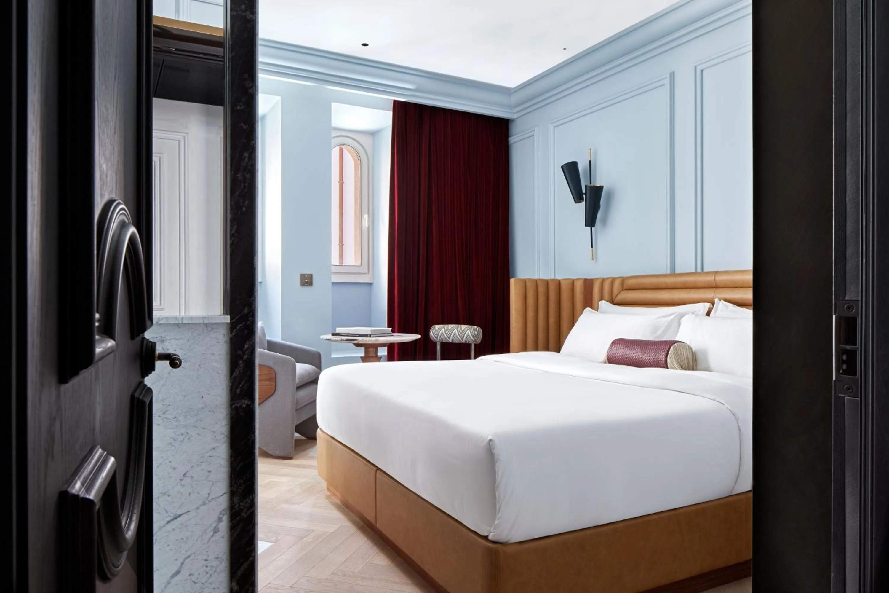 Photo of the whole room, Bed in W Rome