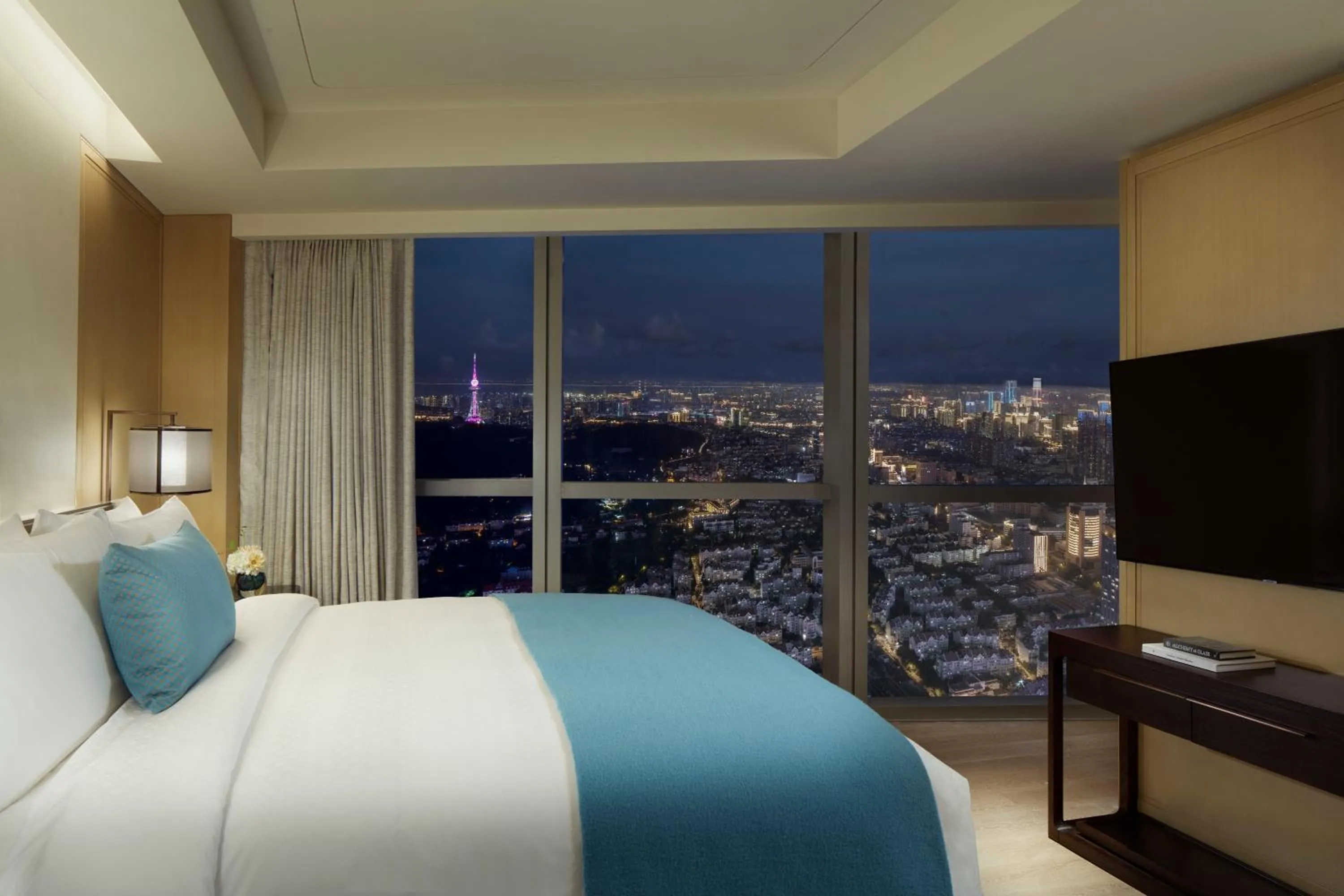 View (from property/room), Bed in The St. Regis Qingdao