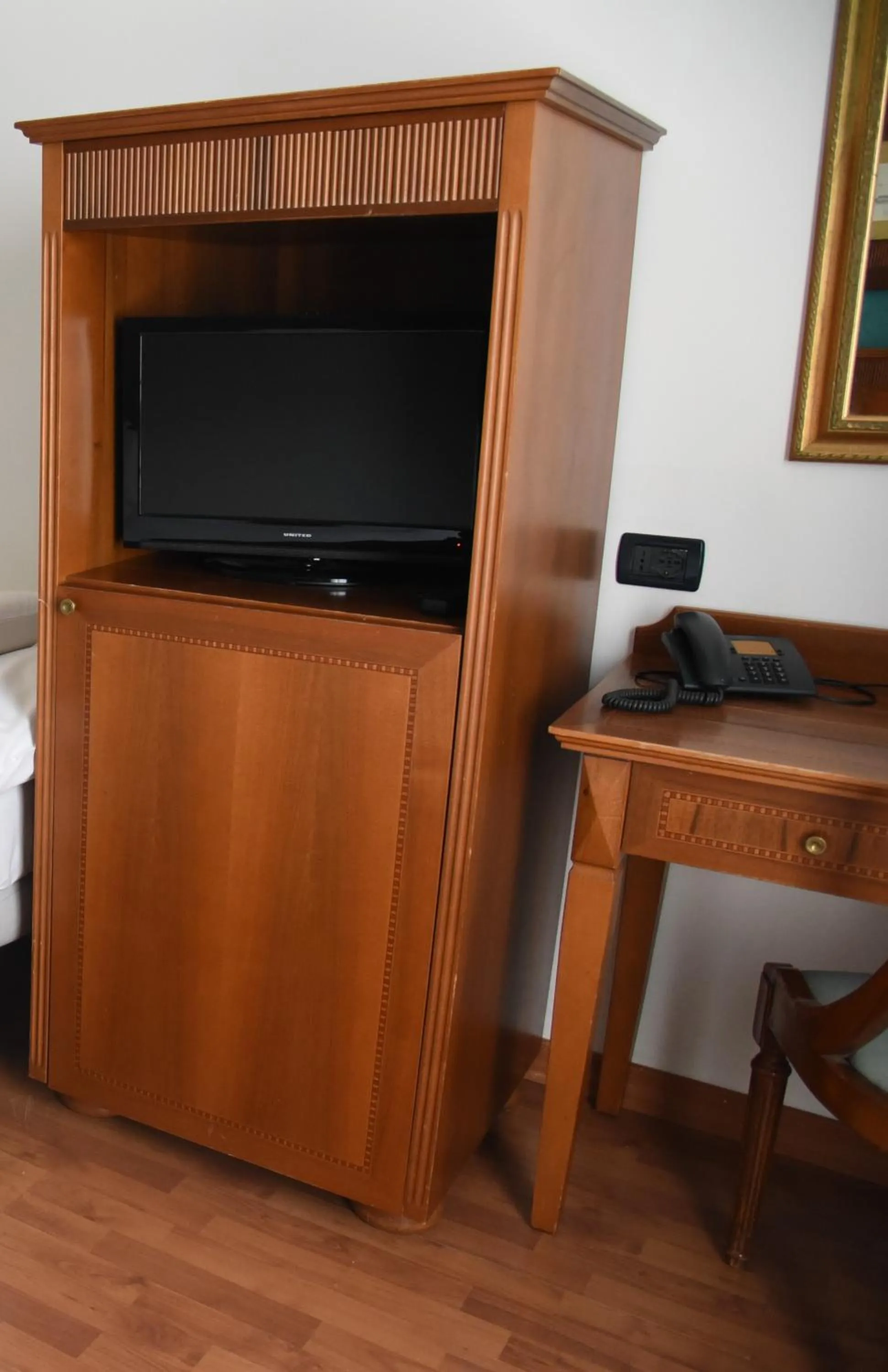 TV and multimedia, Bed in HOTEL DUCA D'AOSTA