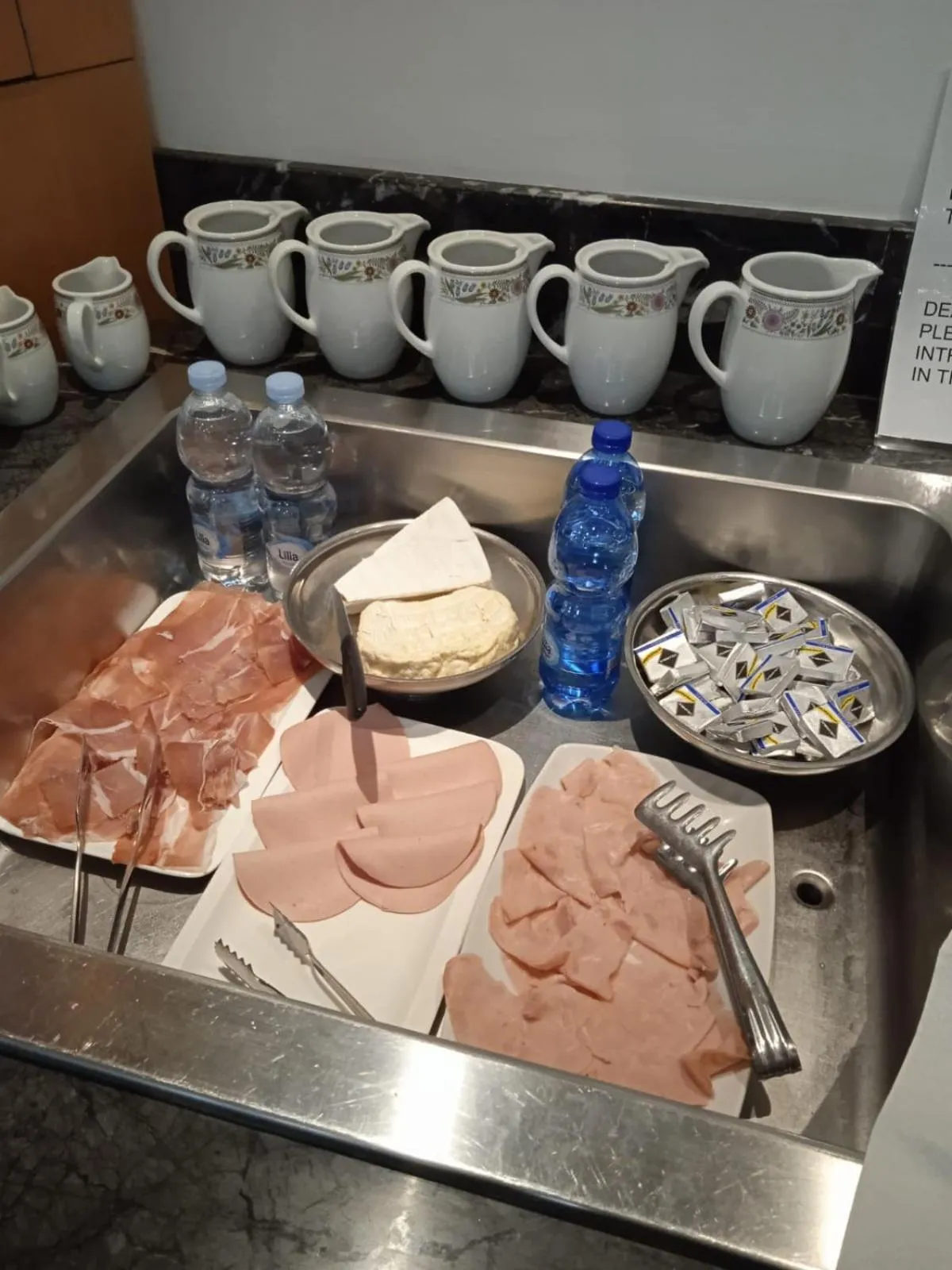 Breakfast in HOTEL DUCA D'AOSTA