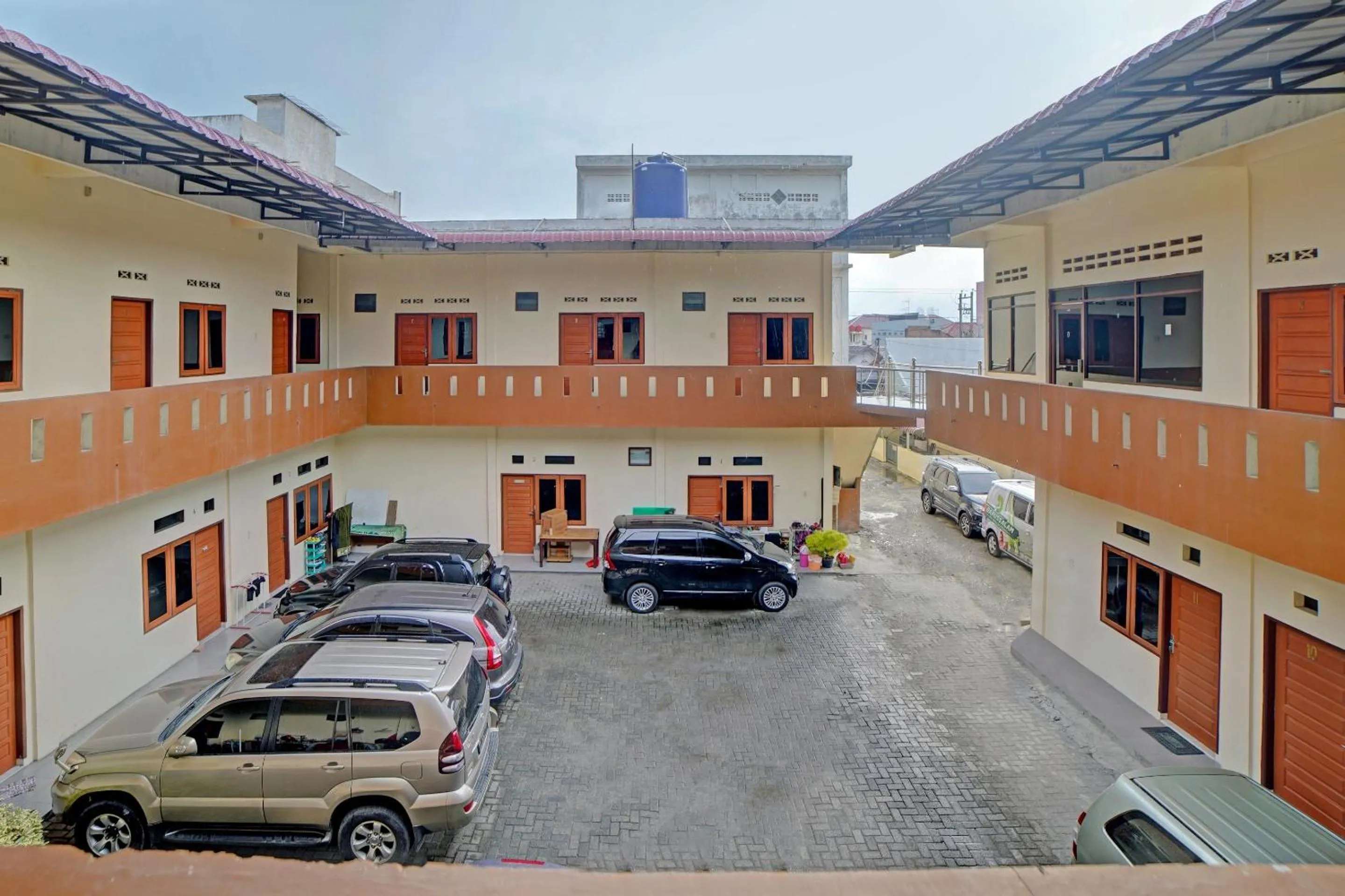 Facade/entrance in Hotel O Madina Residence Syariah