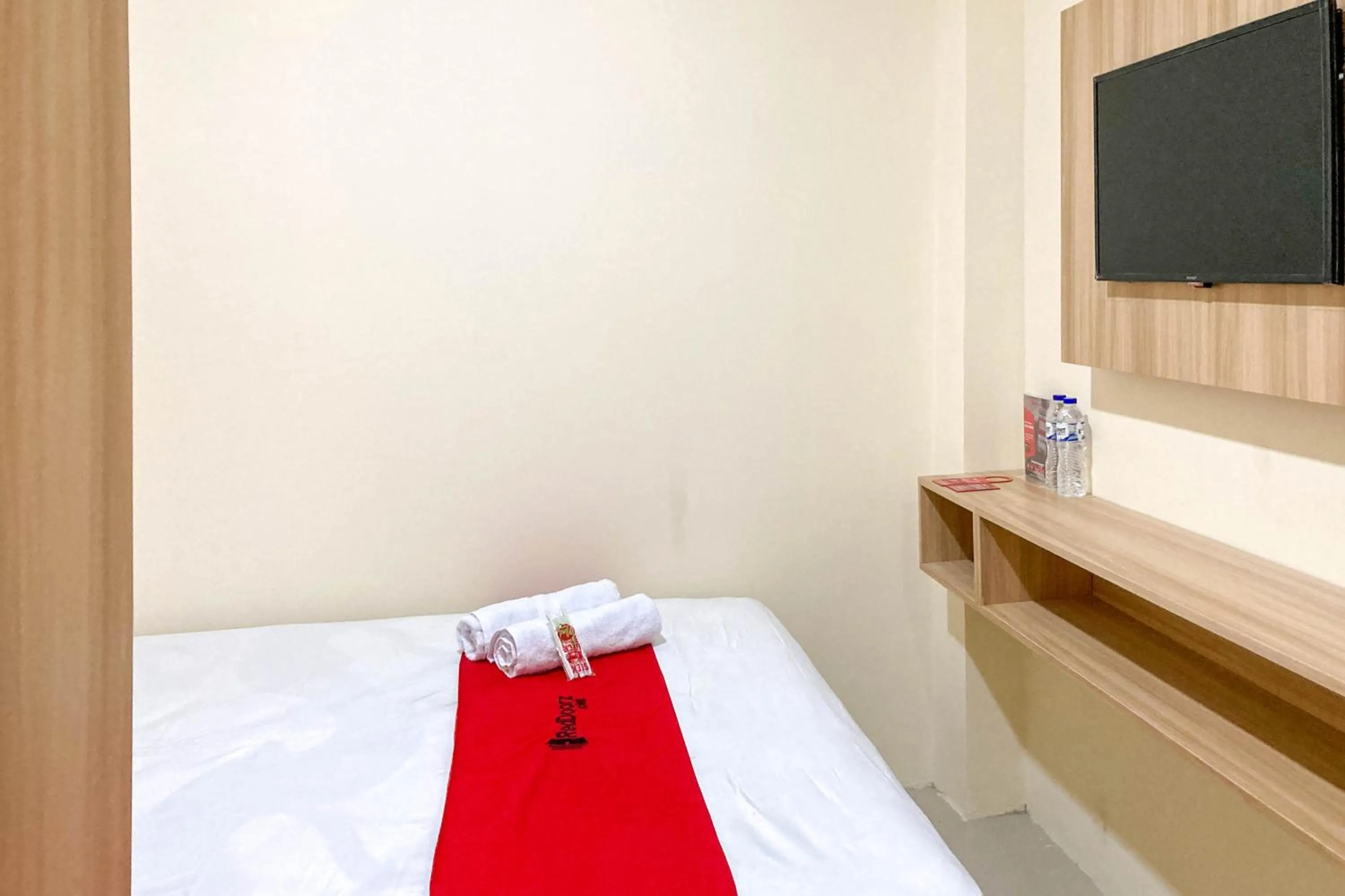 Bed in RedDoorz near Sleman City Hall Yogyakarta
