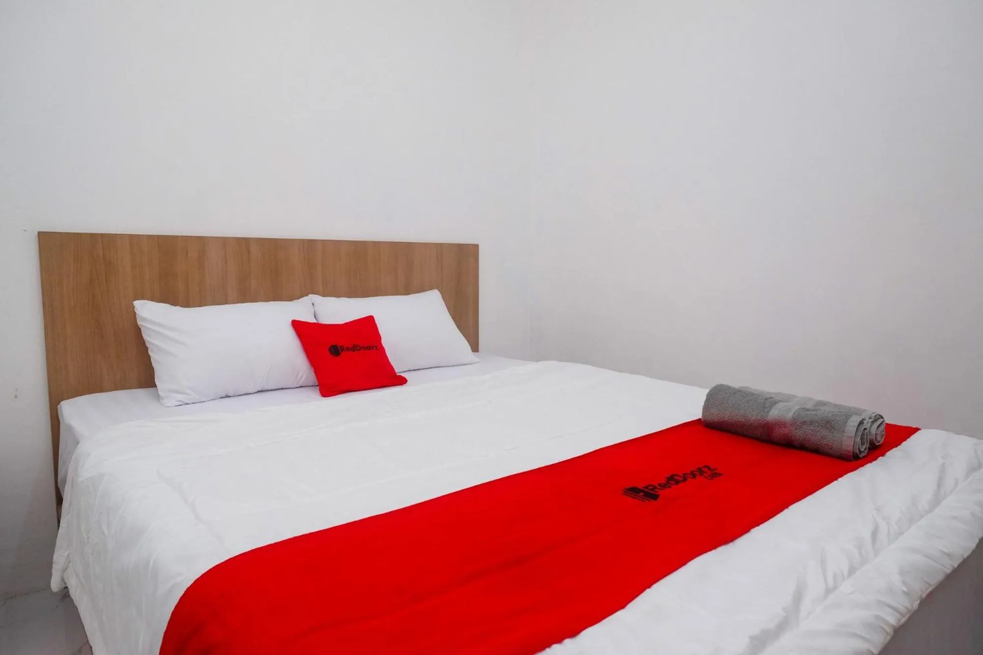 Bed in RedDoorz near Sleman City Hall Yogyakarta