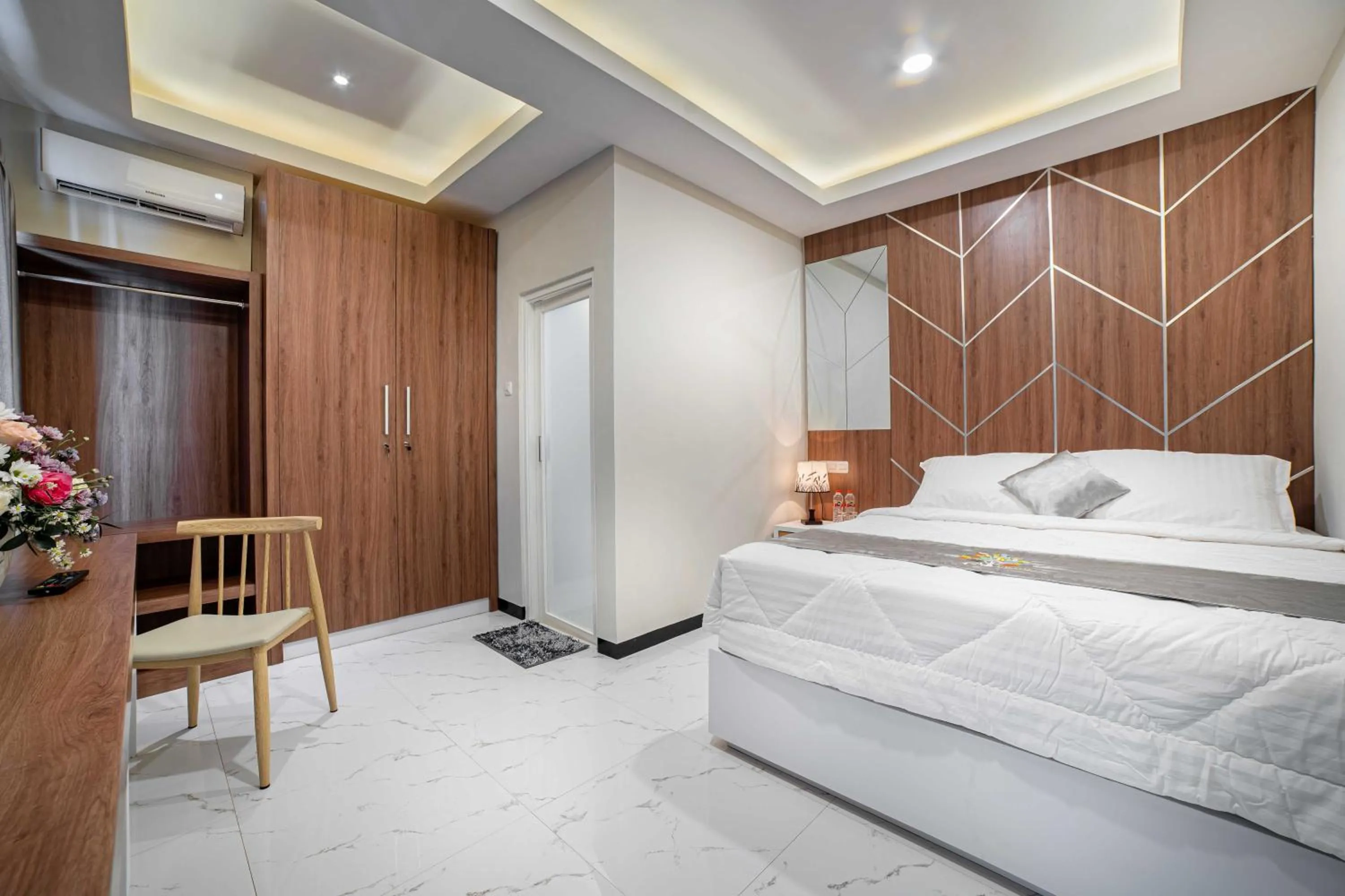 Bedroom, Bed in Tree Homestay Mitra RedDoorz