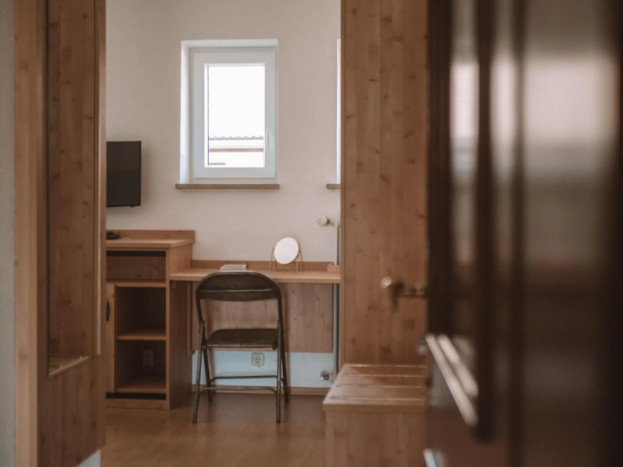 Photo of the whole room in LEDA AM ECK