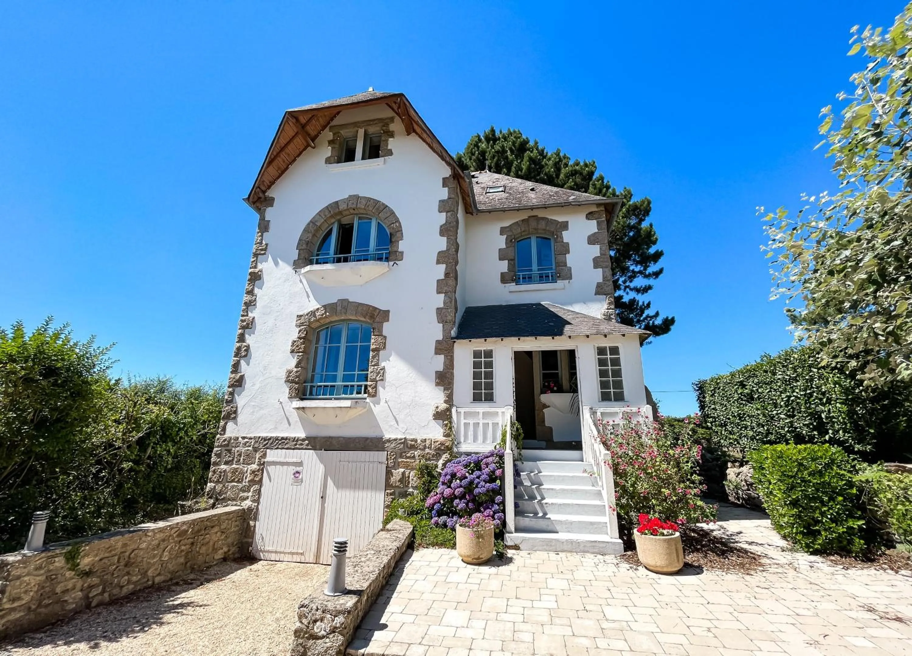 Property building in Hotel Restaurant Spa du Tumulus Carnac