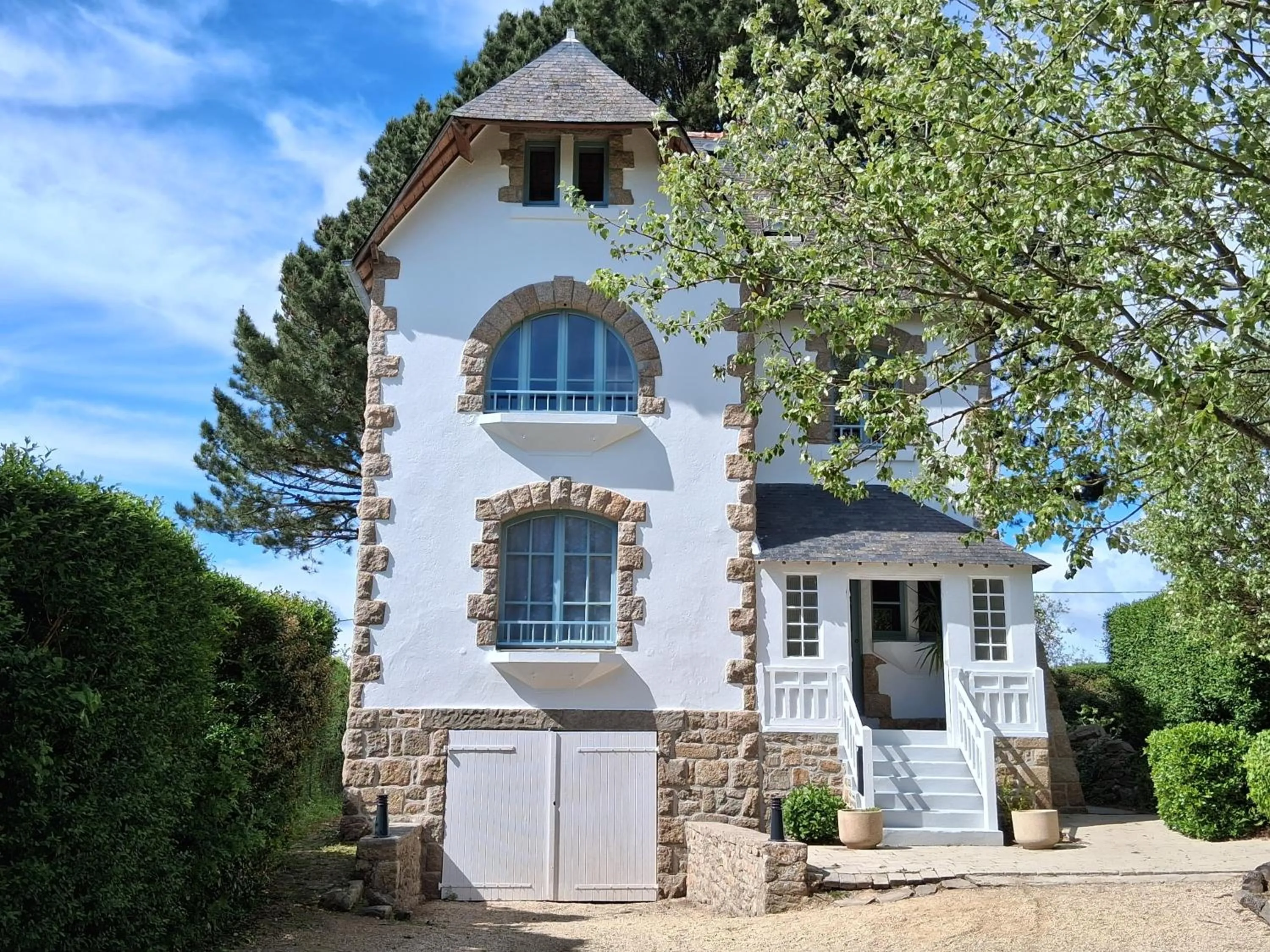 Facade/entrance in Hotel Restaurant Spa du Tumulus Carnac
