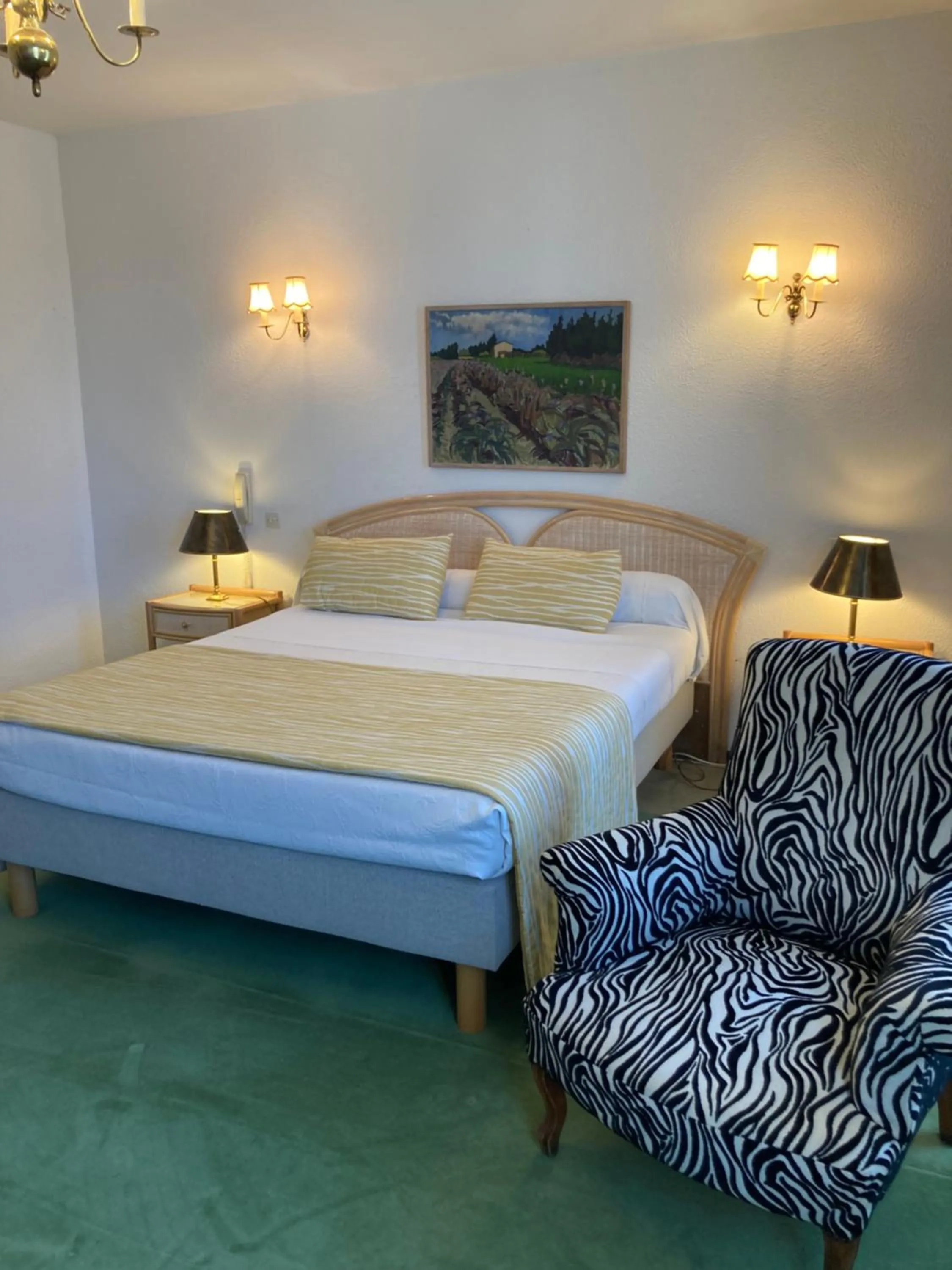 Bedroom, Bed in Le Grand Paris