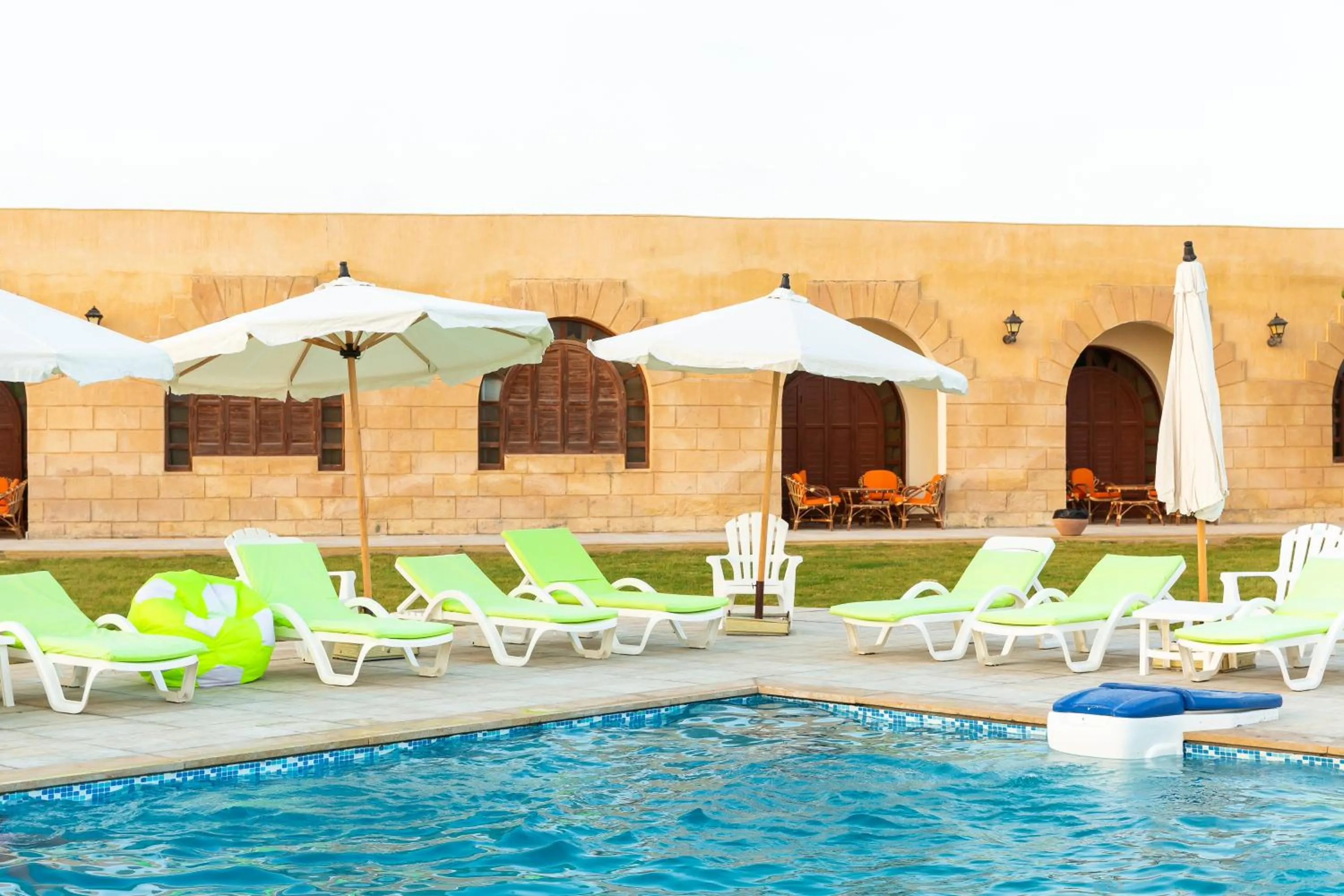 Golden Lake Marina Hotel