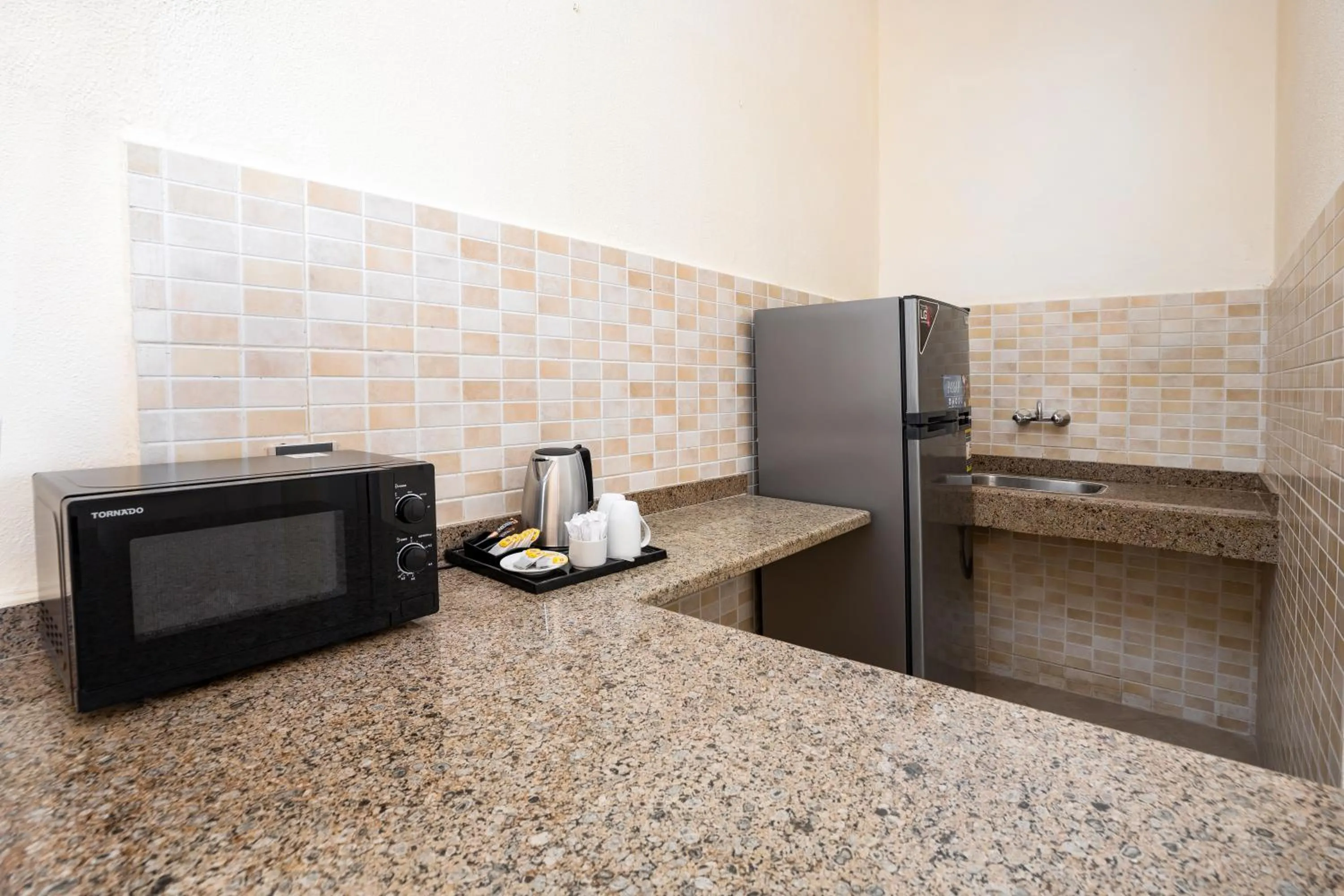 Golden Lake Marina Hotel