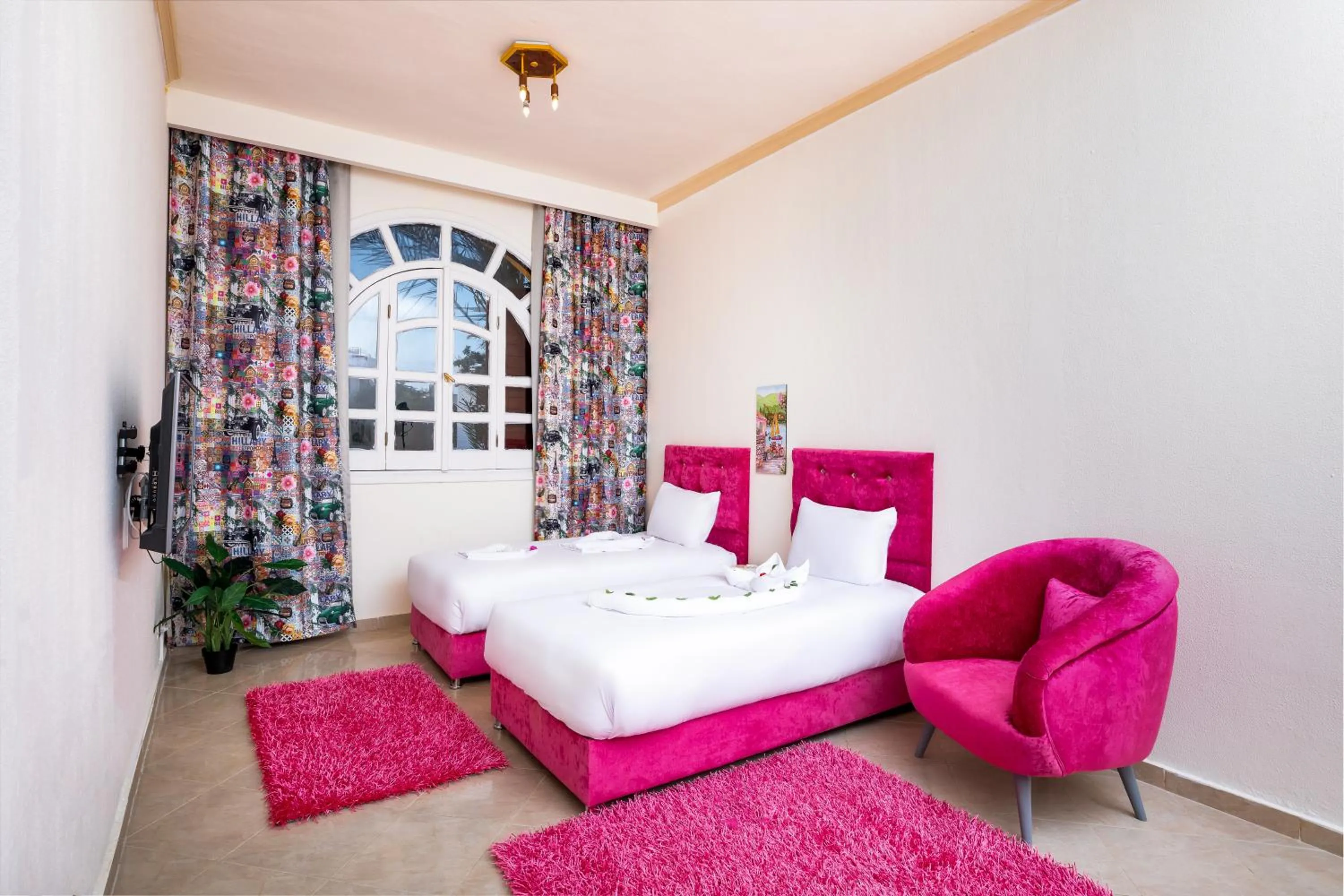 Golden Lake Marina Hotel