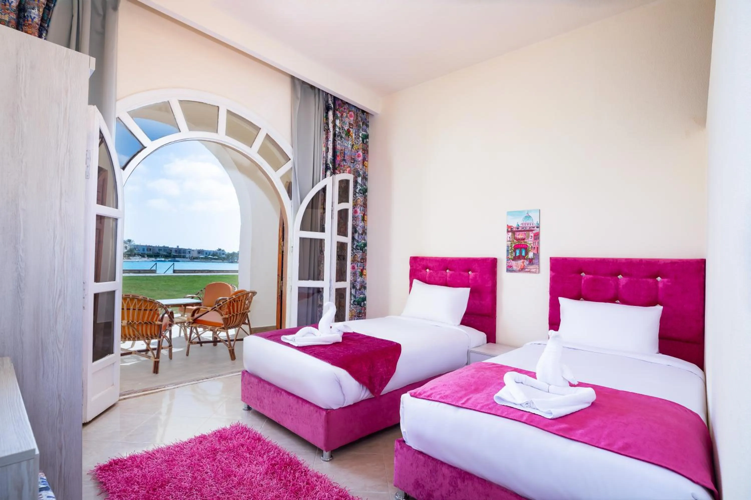 Golden Lake Marina Hotel