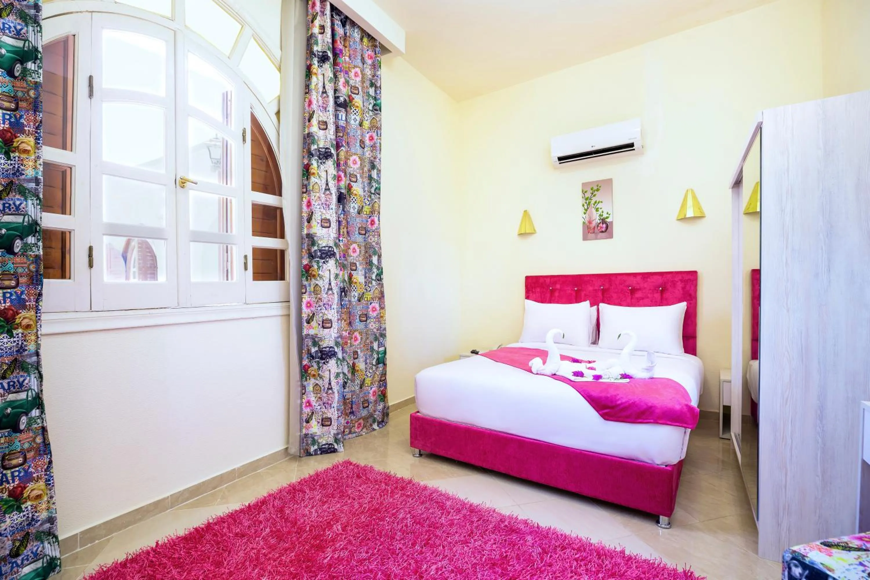 Golden Lake Marina Hotel