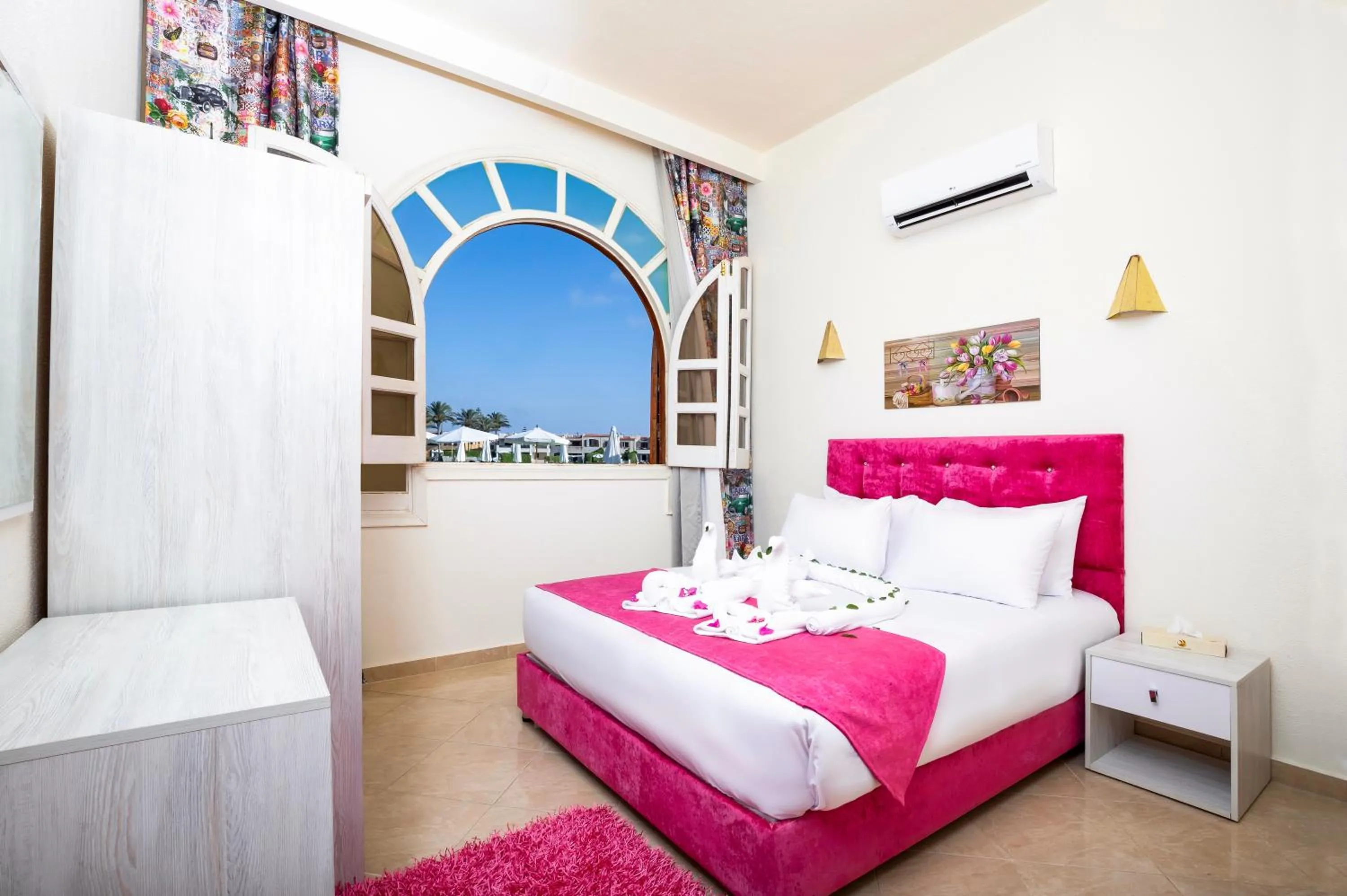 Golden Lake Marina Hotel