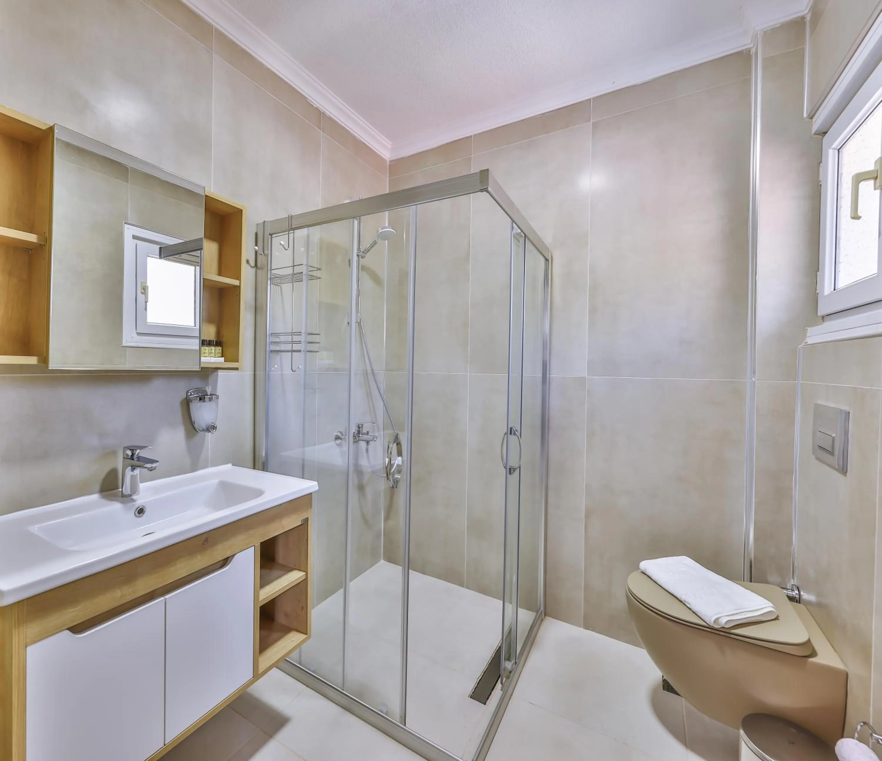 Shower in Hill House Adult Only