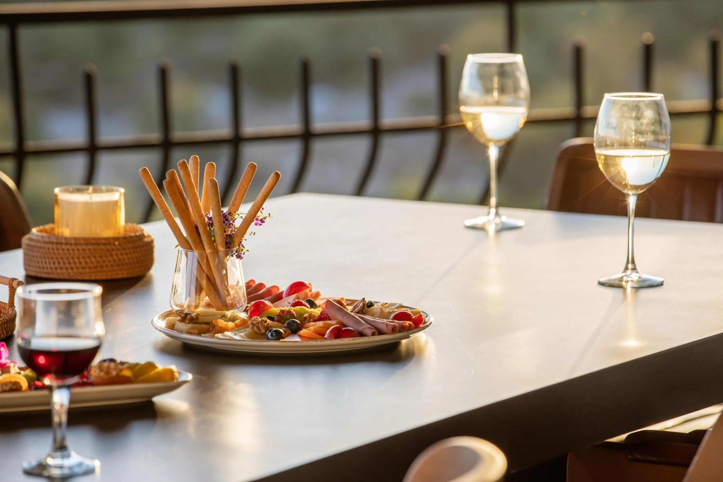 Food and drinks in Hill House Adult Only