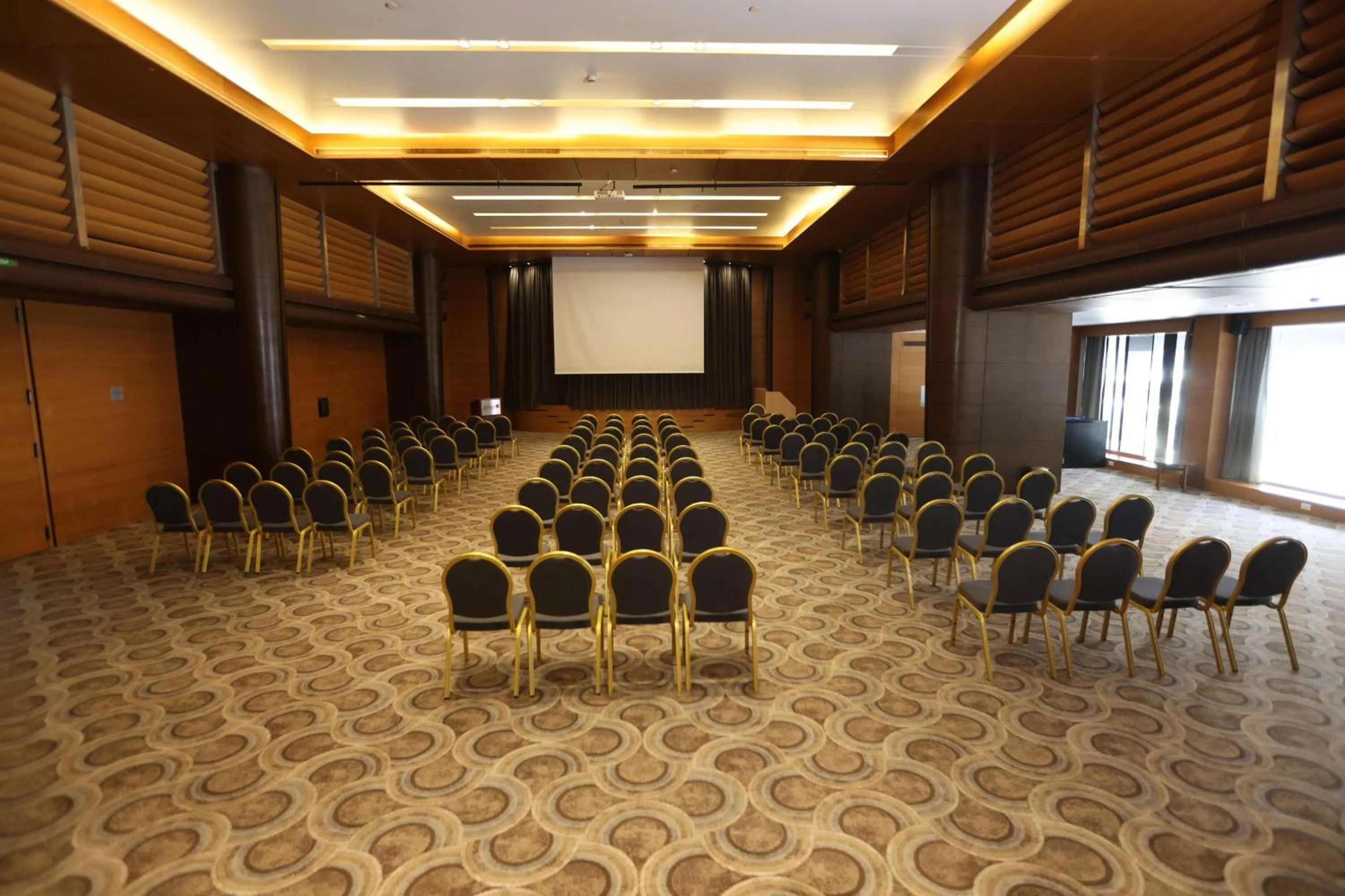 Banquet/Function facilities in Radisson Blu Hotel, Beirut Verdun