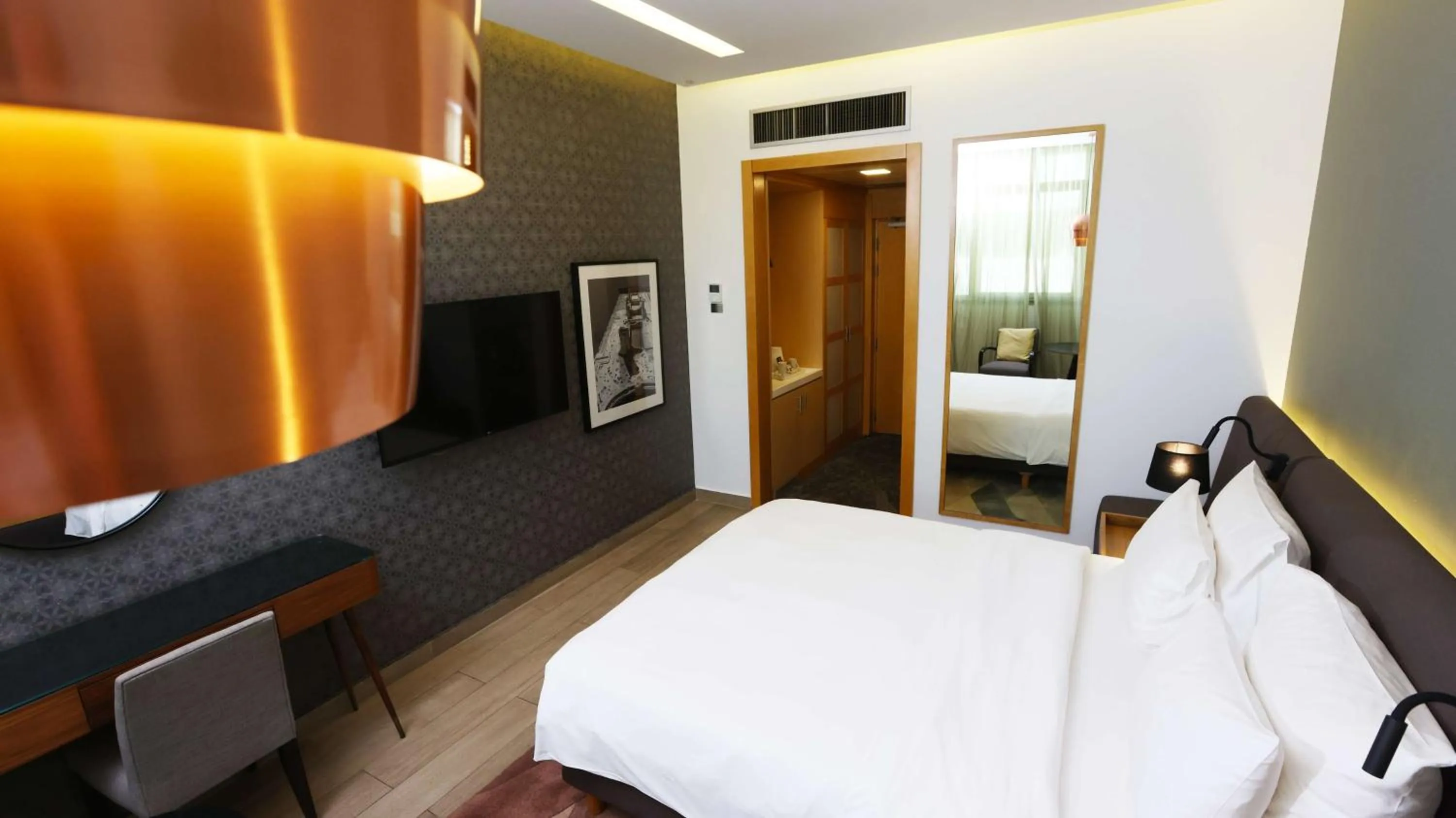 Bedroom, Bed in Radisson Blu Hotel, Beirut Verdun