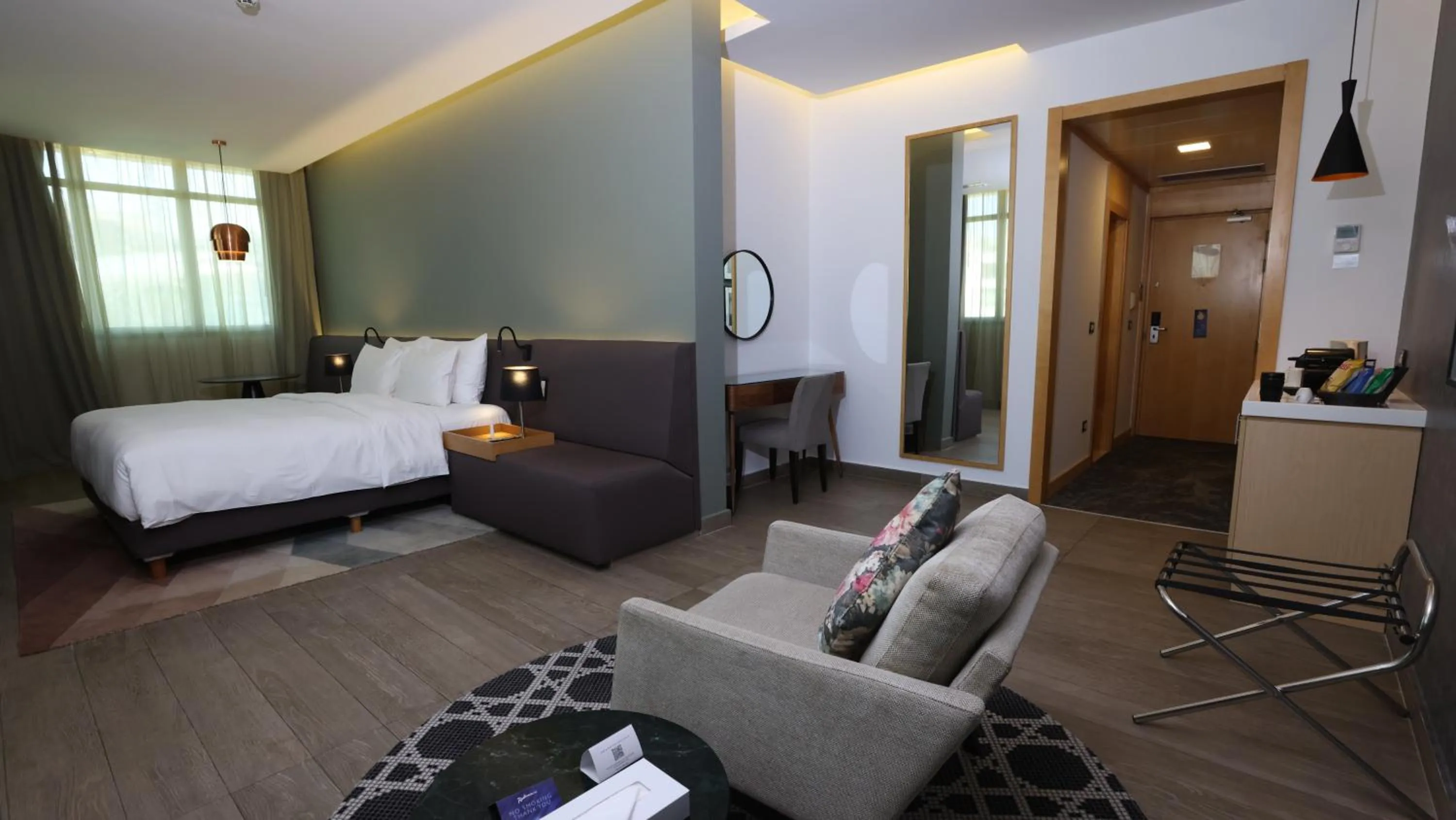 Bedroom, Bed in Radisson Blu Hotel, Beirut Verdun