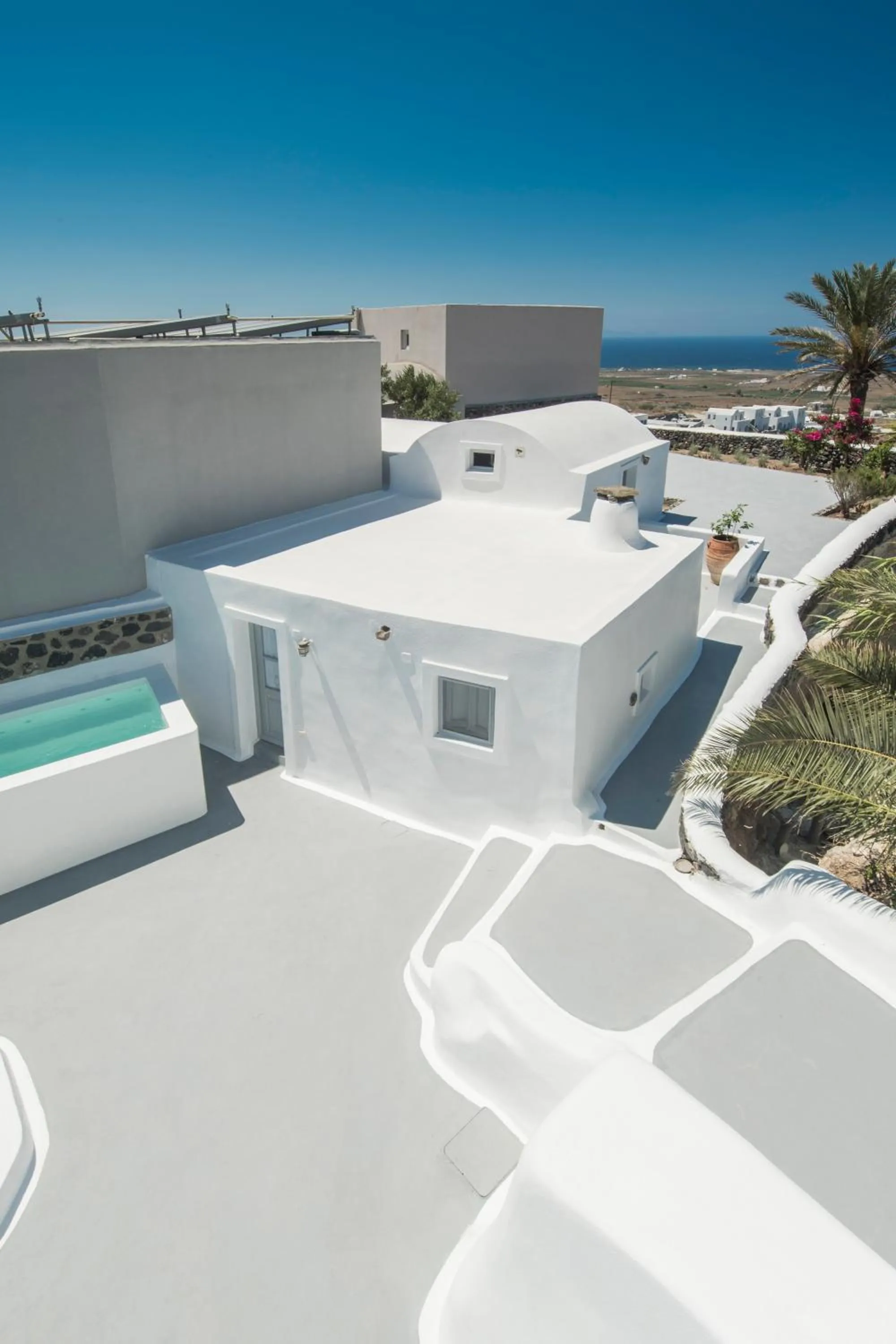 Balcony/Terrace in AQUA SERENITY LUXURY SUITES SANTORINI