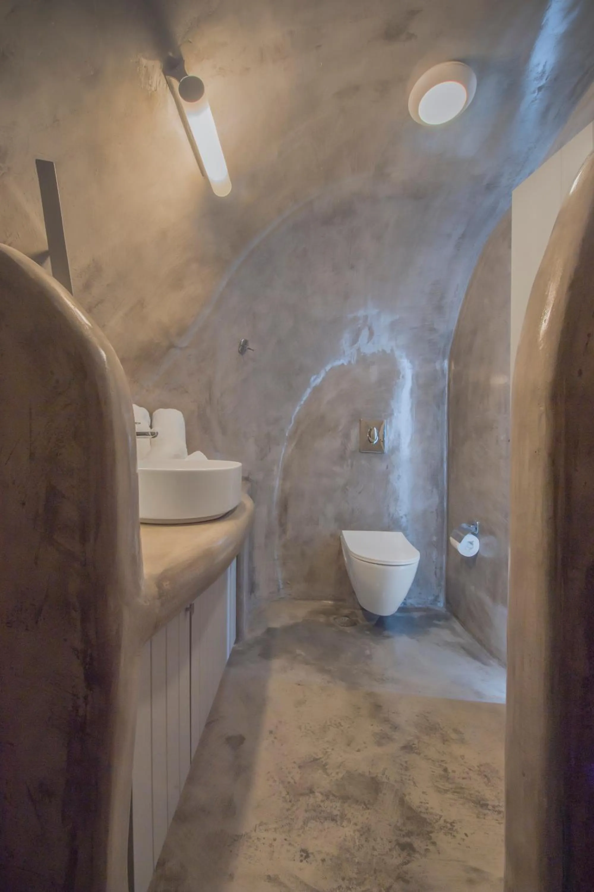 AQUA SERENITY LUXURY SUITES SANTORINI