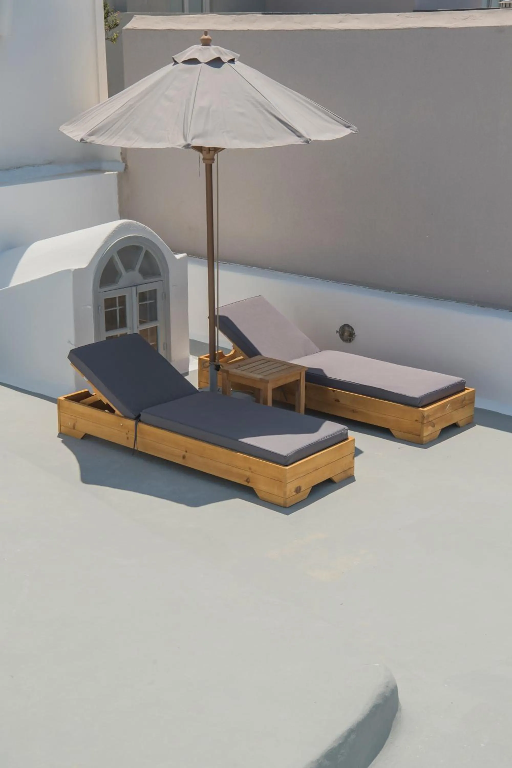 AQUA SERENITY LUXURY SUITES SANTORINI