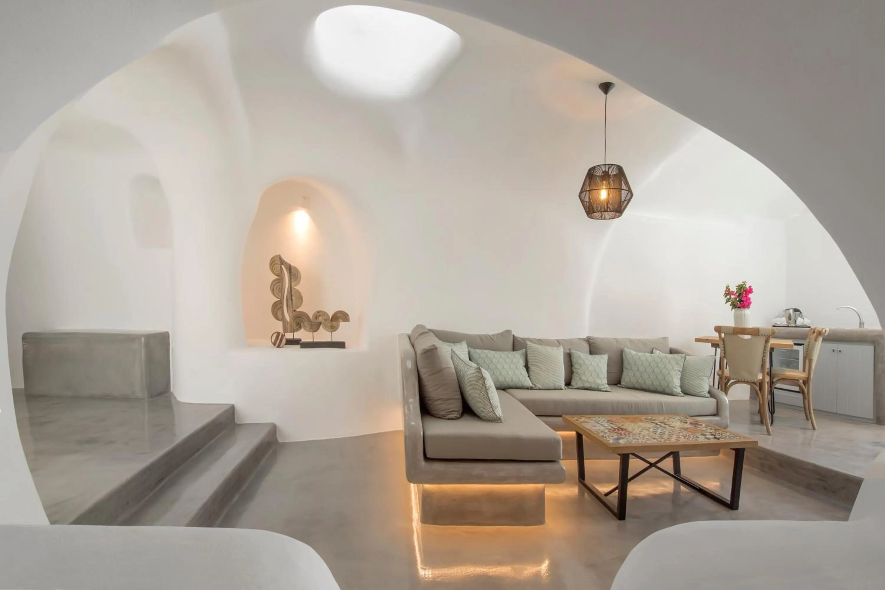 AQUA SERENITY LUXURY SUITES SANTORINI