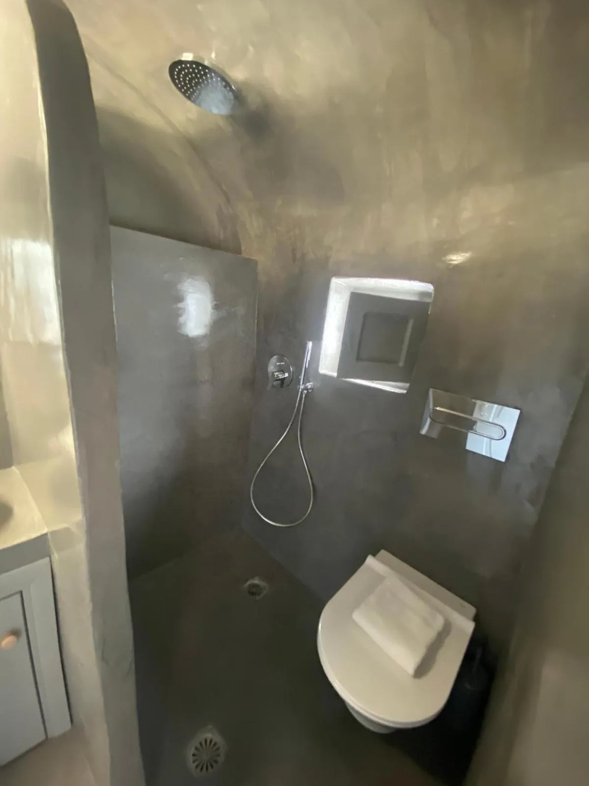 AQUA SERENITY LUXURY SUITES SANTORINI