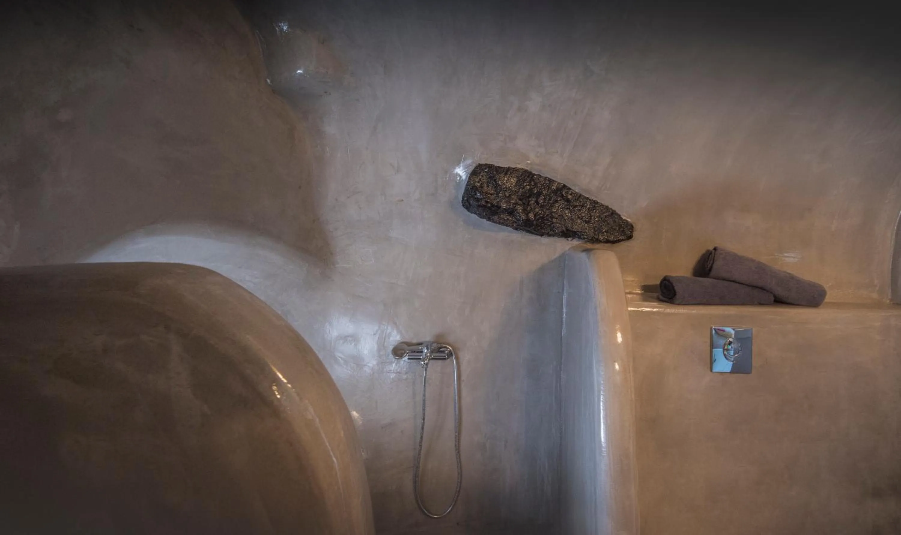 AQUA SERENITY LUXURY SUITES SANTORINI