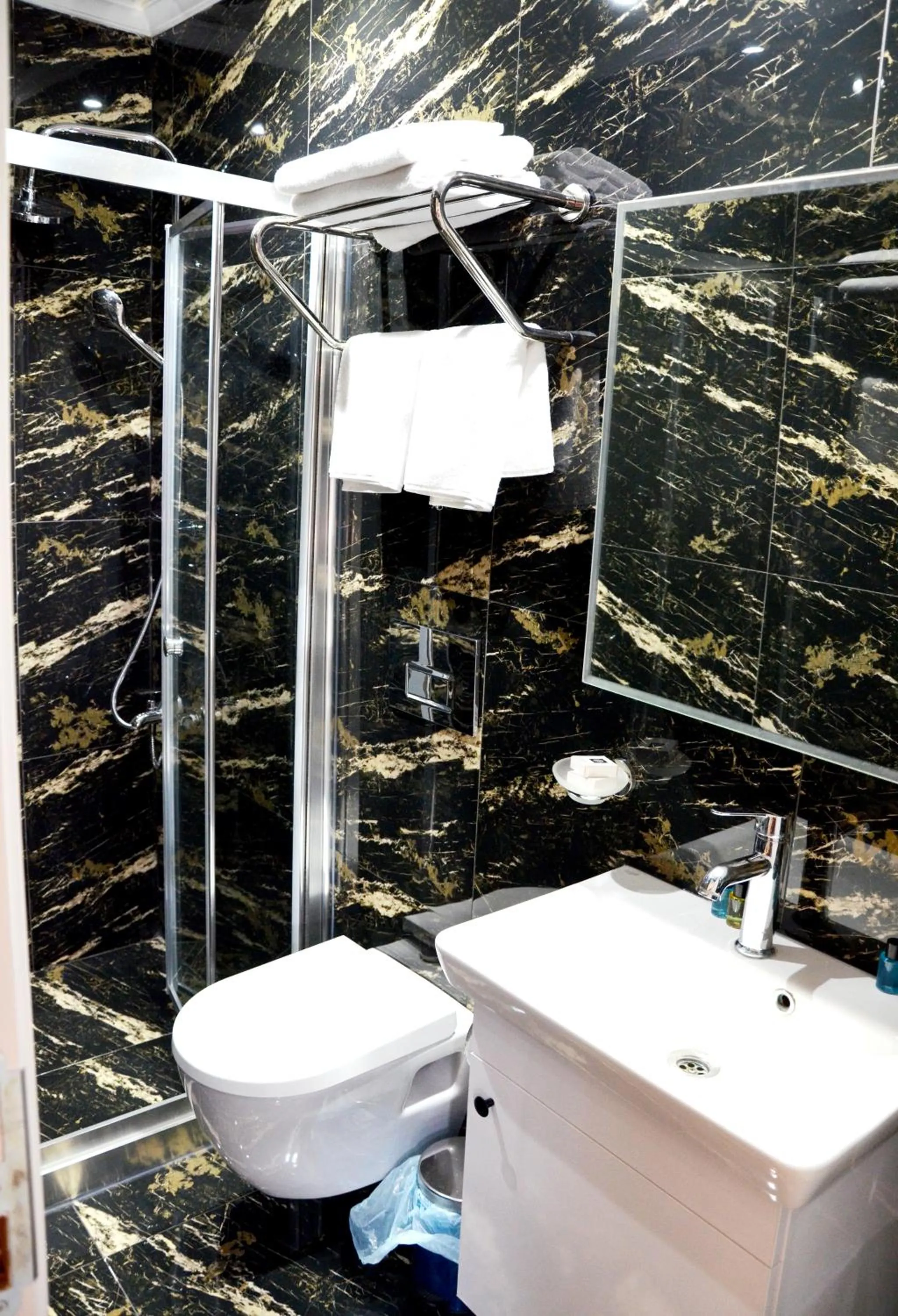 Bathroom in Diamond Pruva Hotel Sultan Ahmet