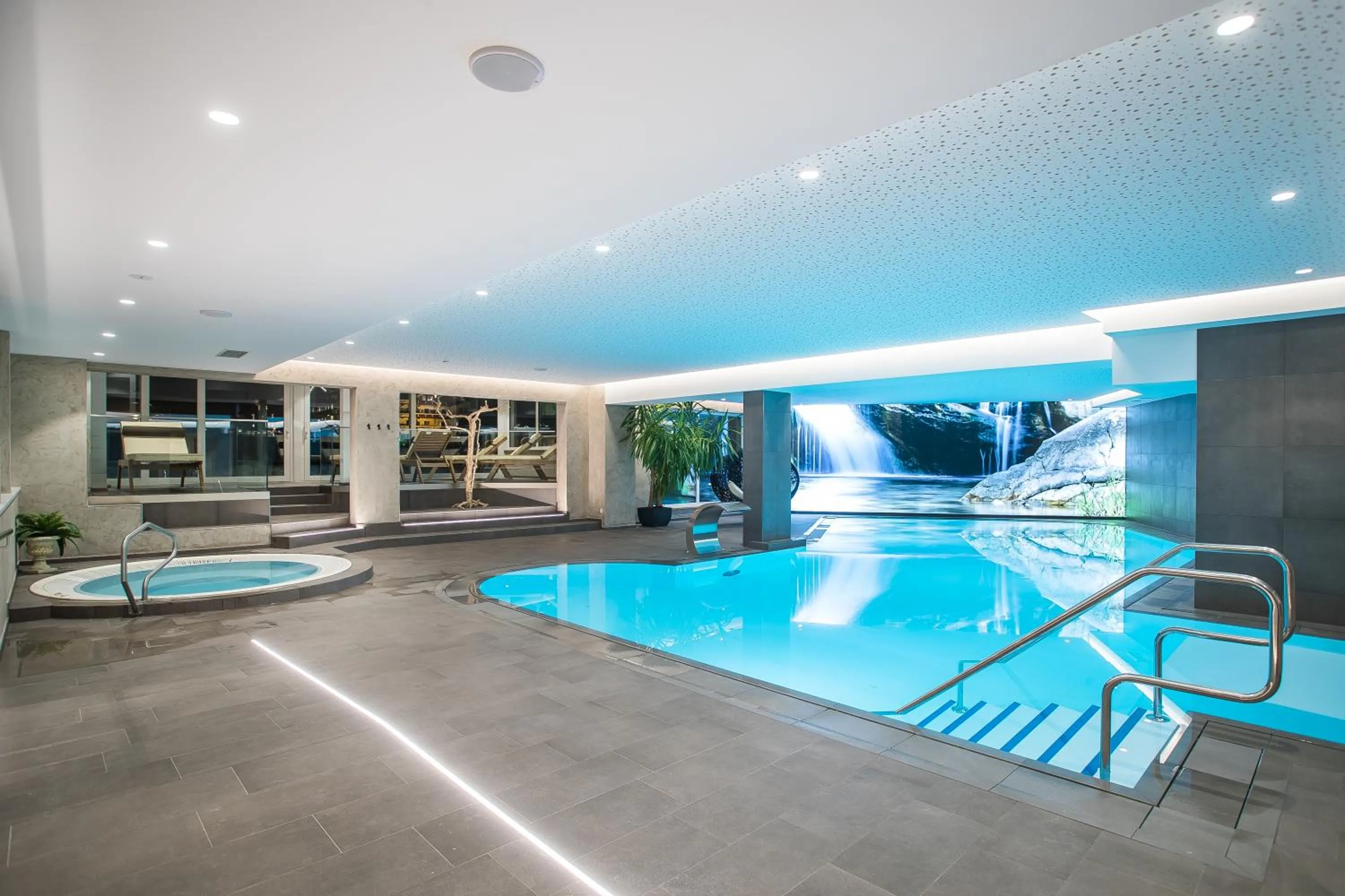 Public Bath in Hotel Post am See