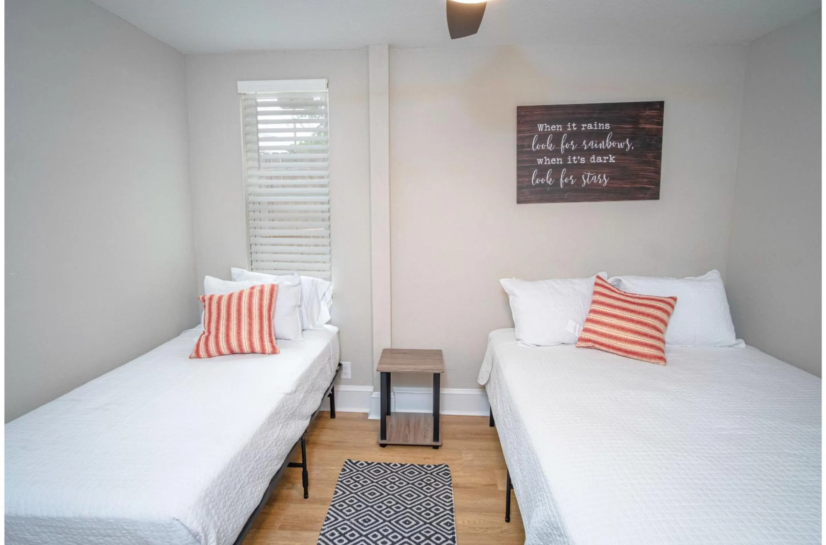 Bed in Brand New Remodeled 3BR2BA House Near Downtown